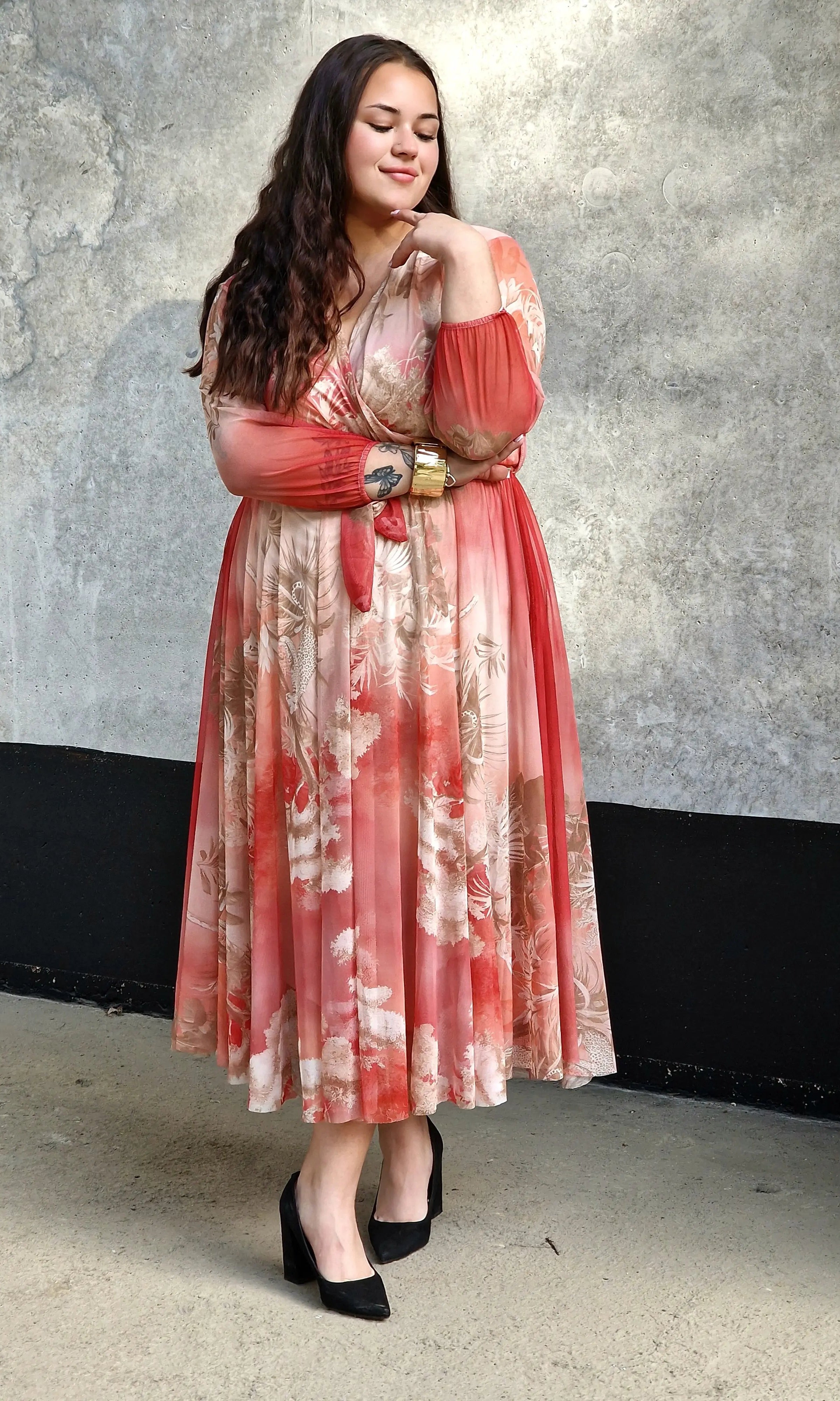 Sukienka, która podkreśli Twoje piękno - dwa odcienie Stylowa XL