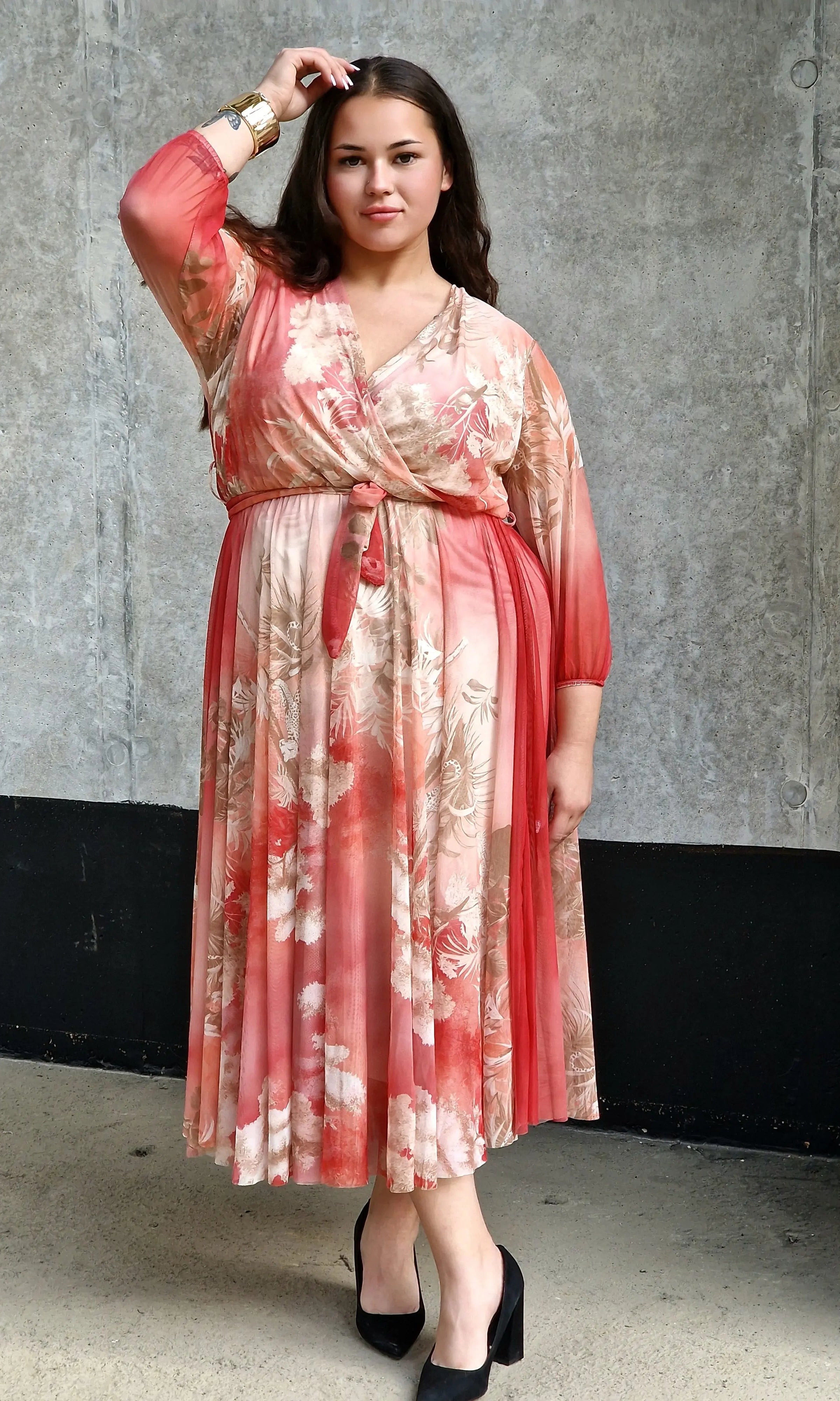 Sukienka, która podkreśli Twoje piękno - dwa odcienie Stylowa XL