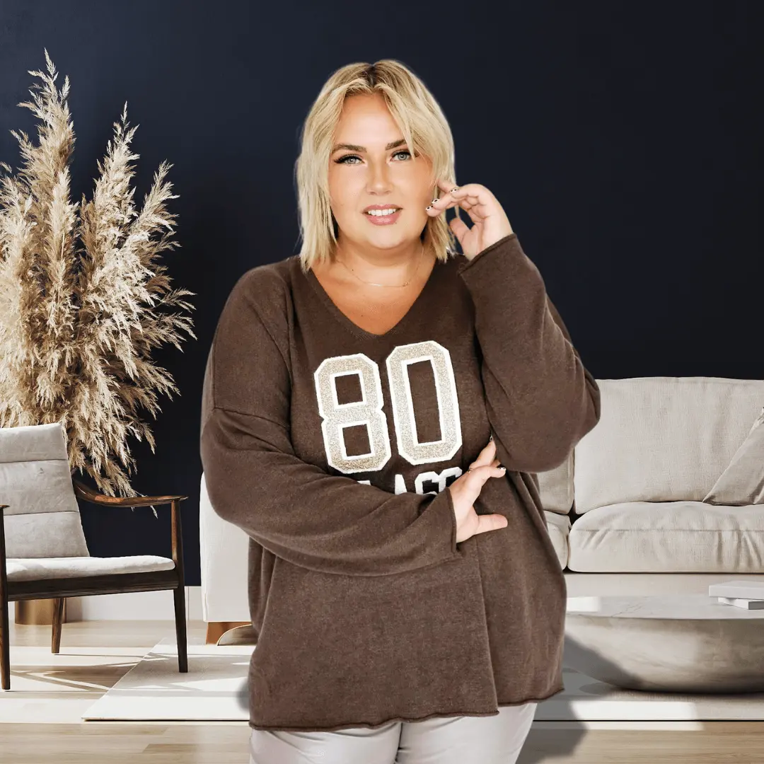 Sweter Damski "80 CLASS" z Dekoltem w Serek - Brąz Stylowa XL