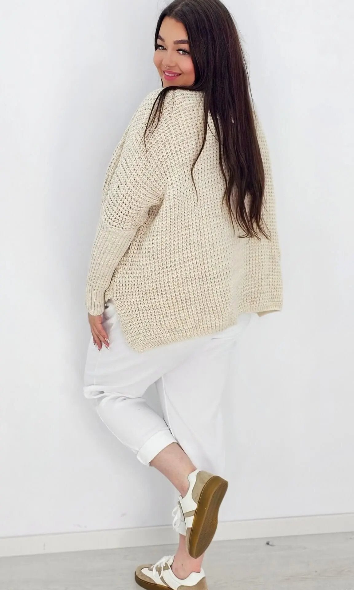 Sweter idealny na chłodne dni JADORE – beż Stylowa XL