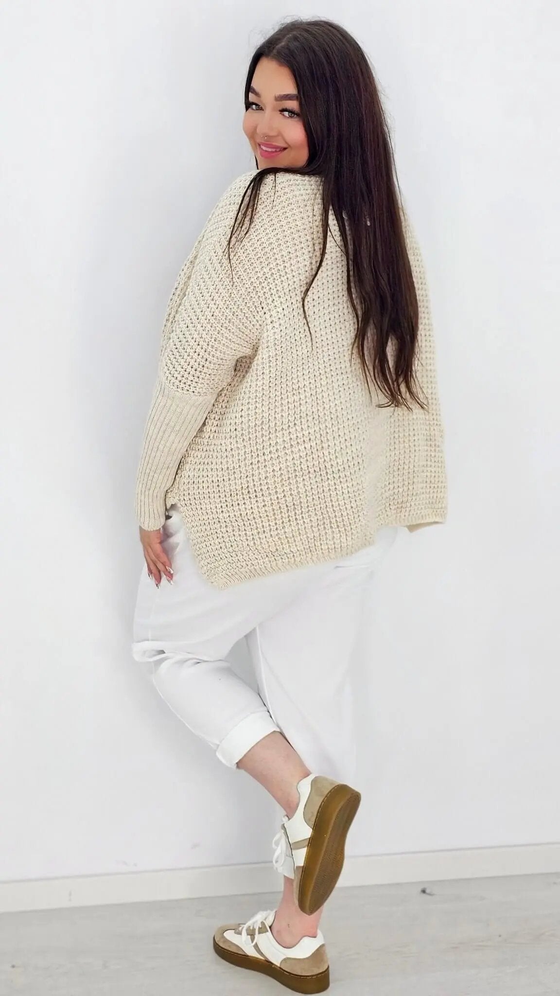 Sweter idealny na chłodne dni JADORE  – beż Stylowa XL