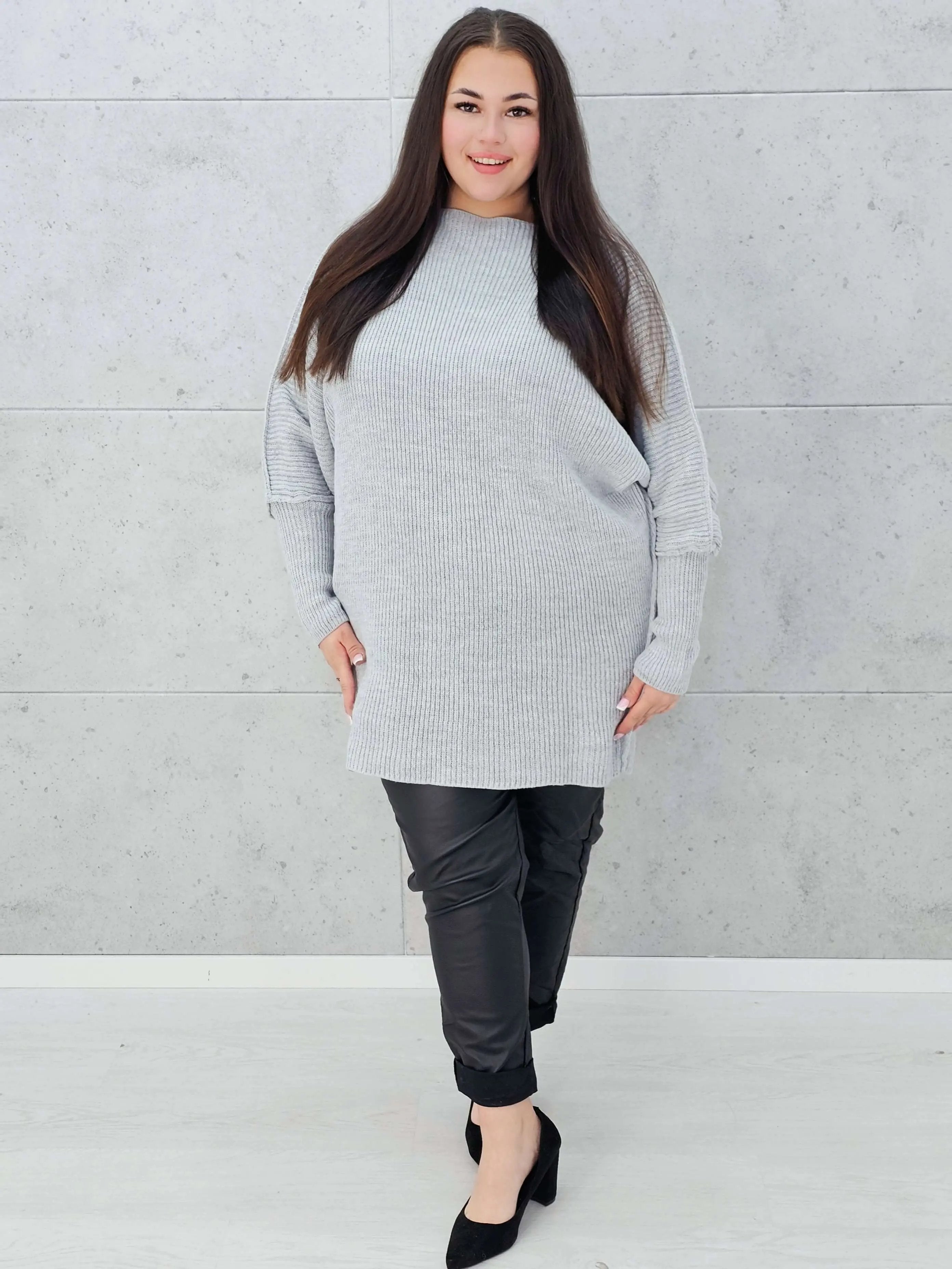 Sweter oversize z szerokimi rękawami Stylowa XL