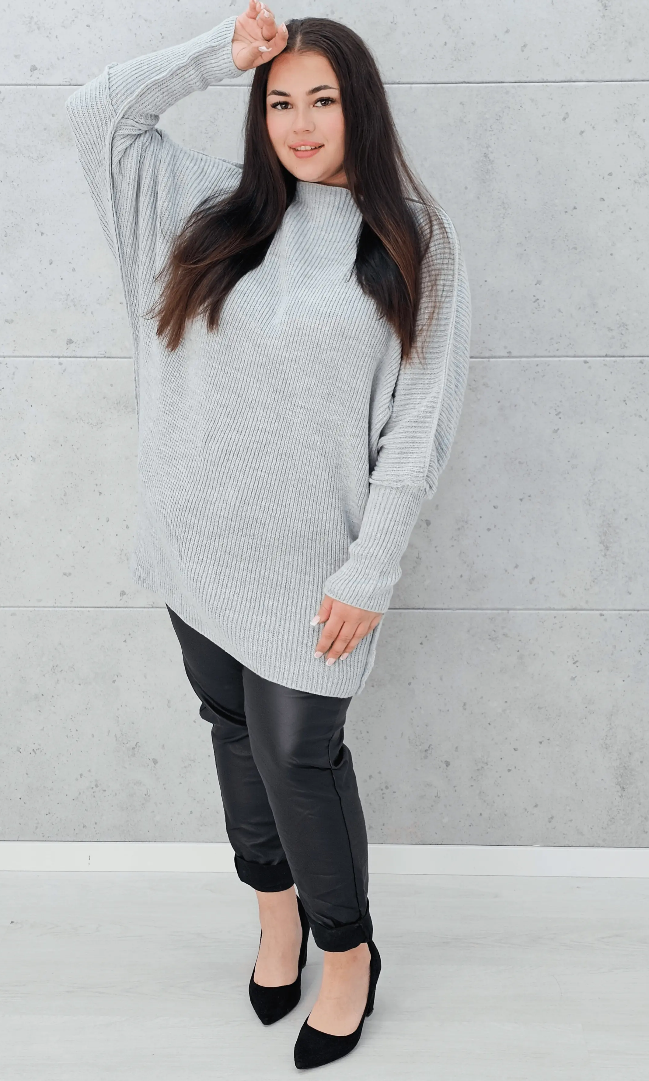 Sweter oversize z szerokimi rękawami Stylowa XL