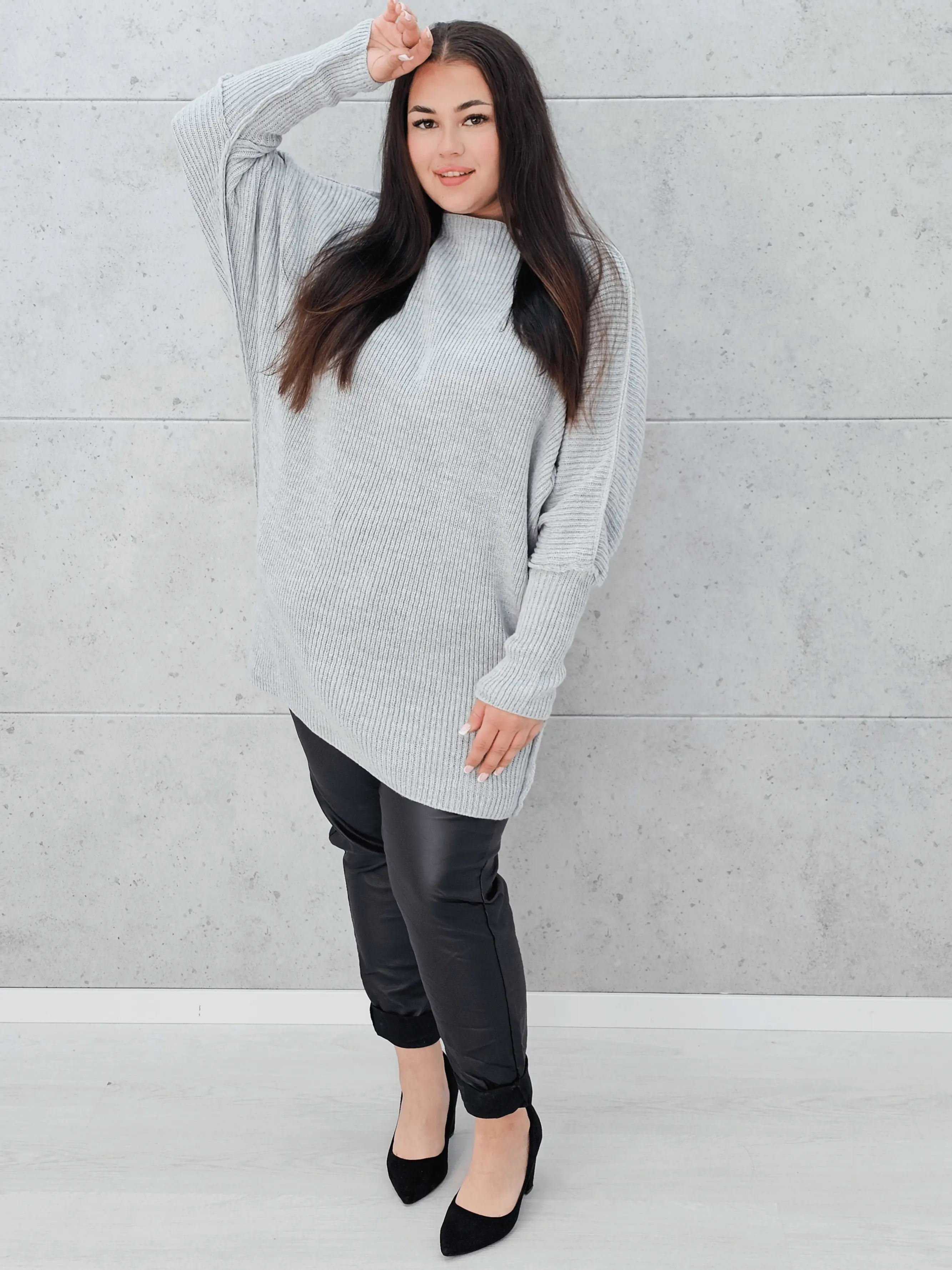Sweter oversize z szerokimi rękawami Stylowa XL