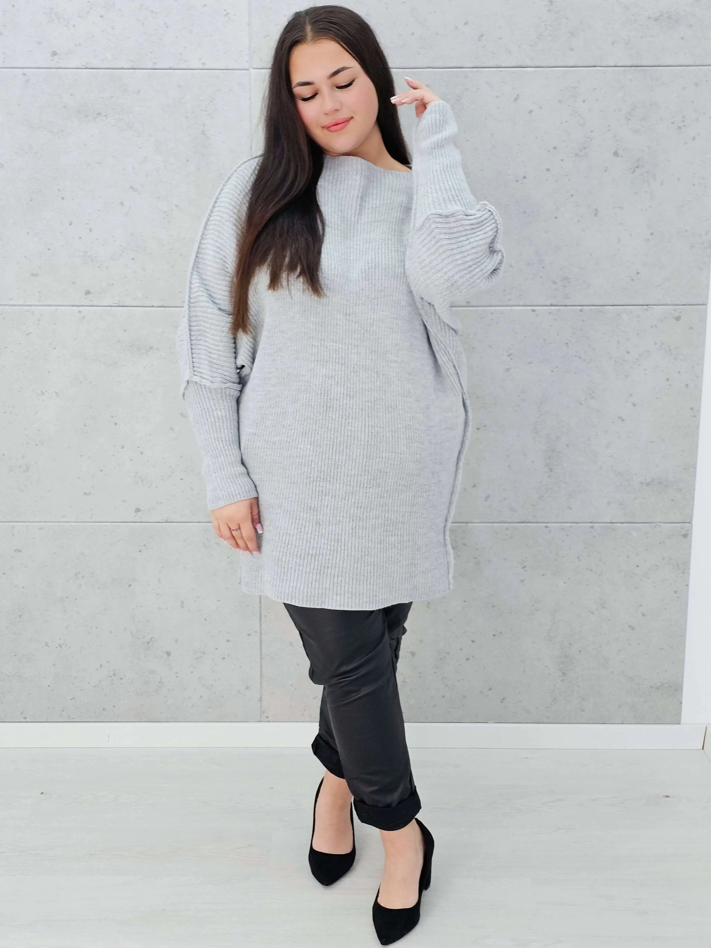 Sweter oversize z szerokimi rękawami Stylowa XL