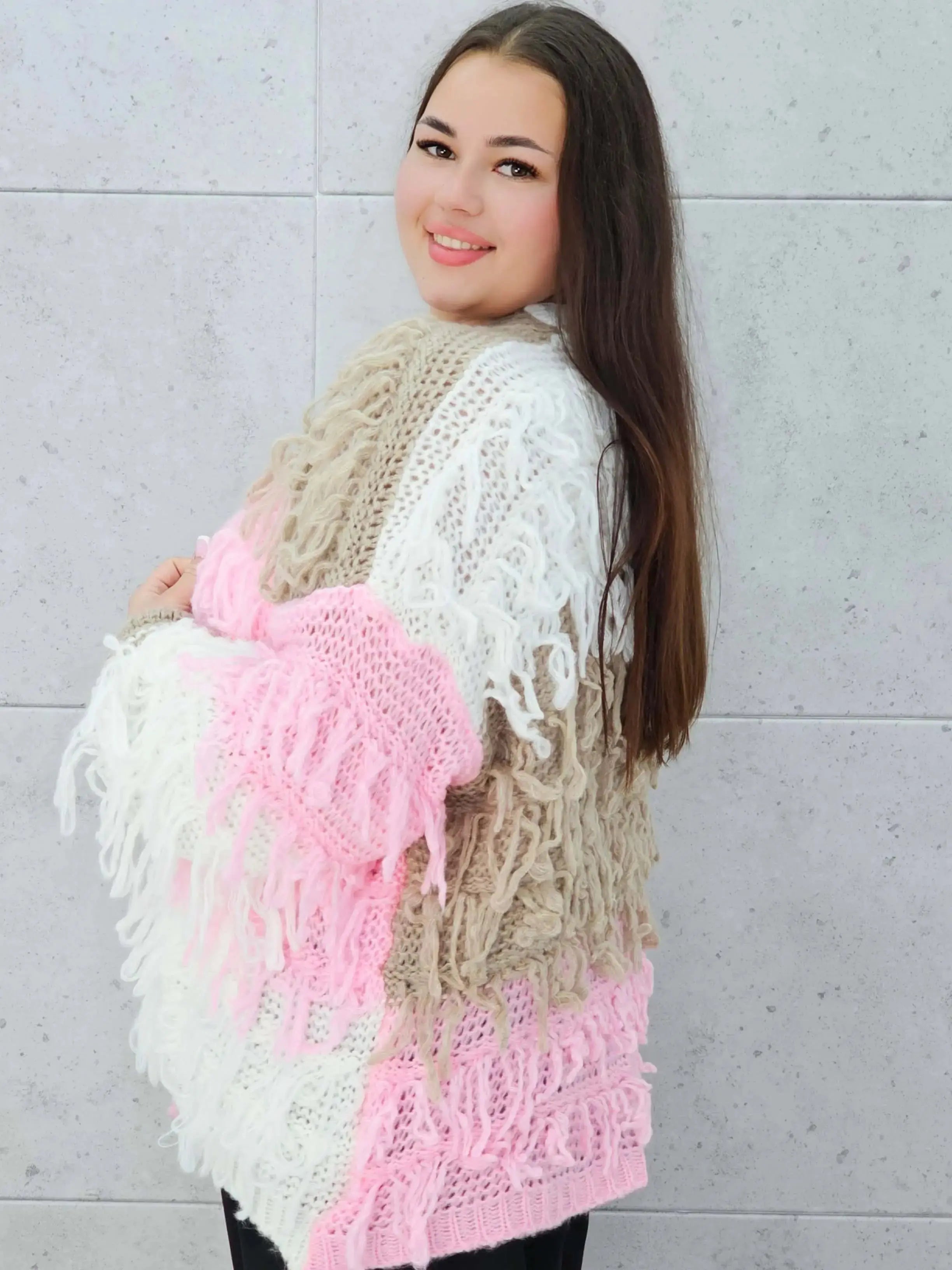 Sweter plus size – ciepły, stylowy i idealnie dopasowany do kobiecej sylwetki Stylowa XL