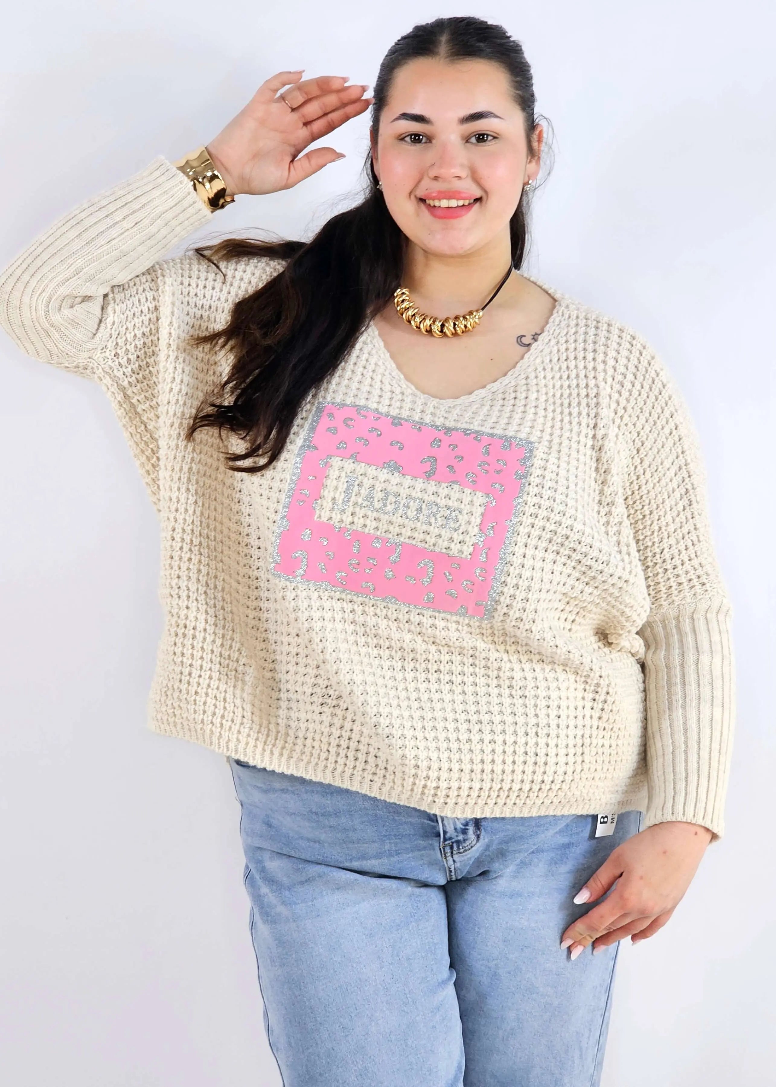 Sweter plus size z aplikacją J’adore – modny i kobiecy wybór. Stylowa XL