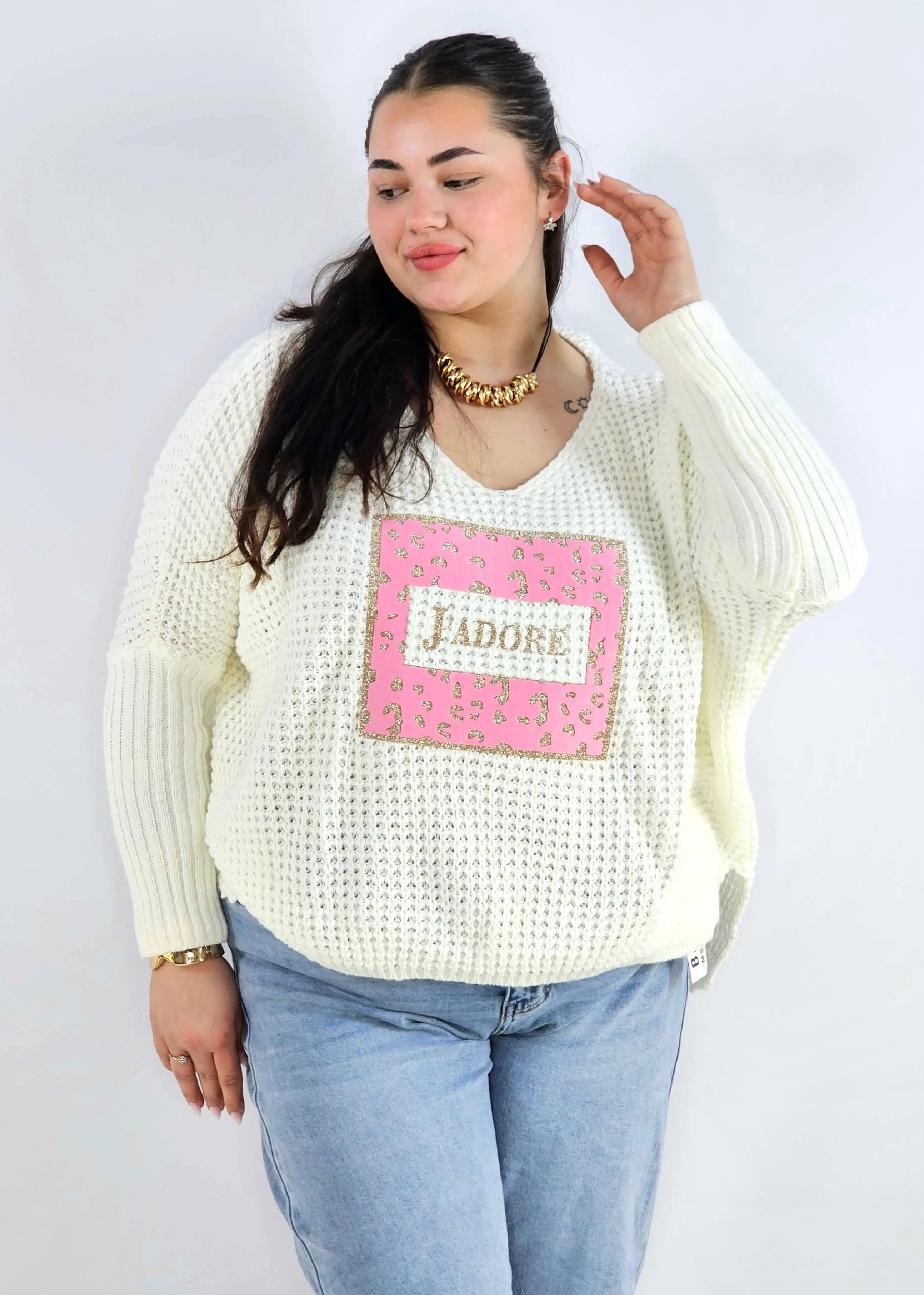 Sweter plus size z aplikacją J’adore – modny i kobiecy wybór. Stylowa XL