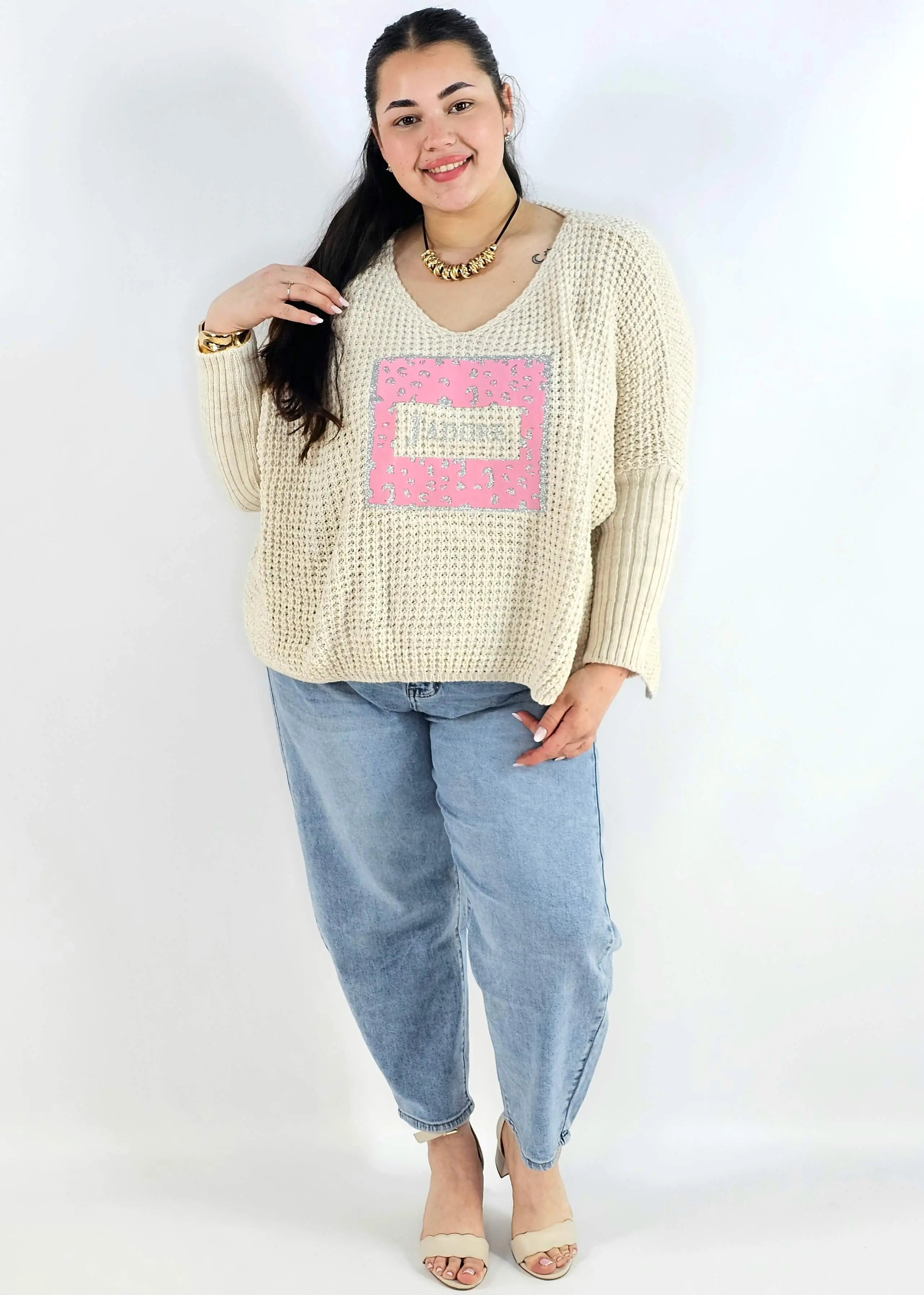 Sweter plus size z aplikacją J’adore – modny i kobiecy wybór. Stylowa XL