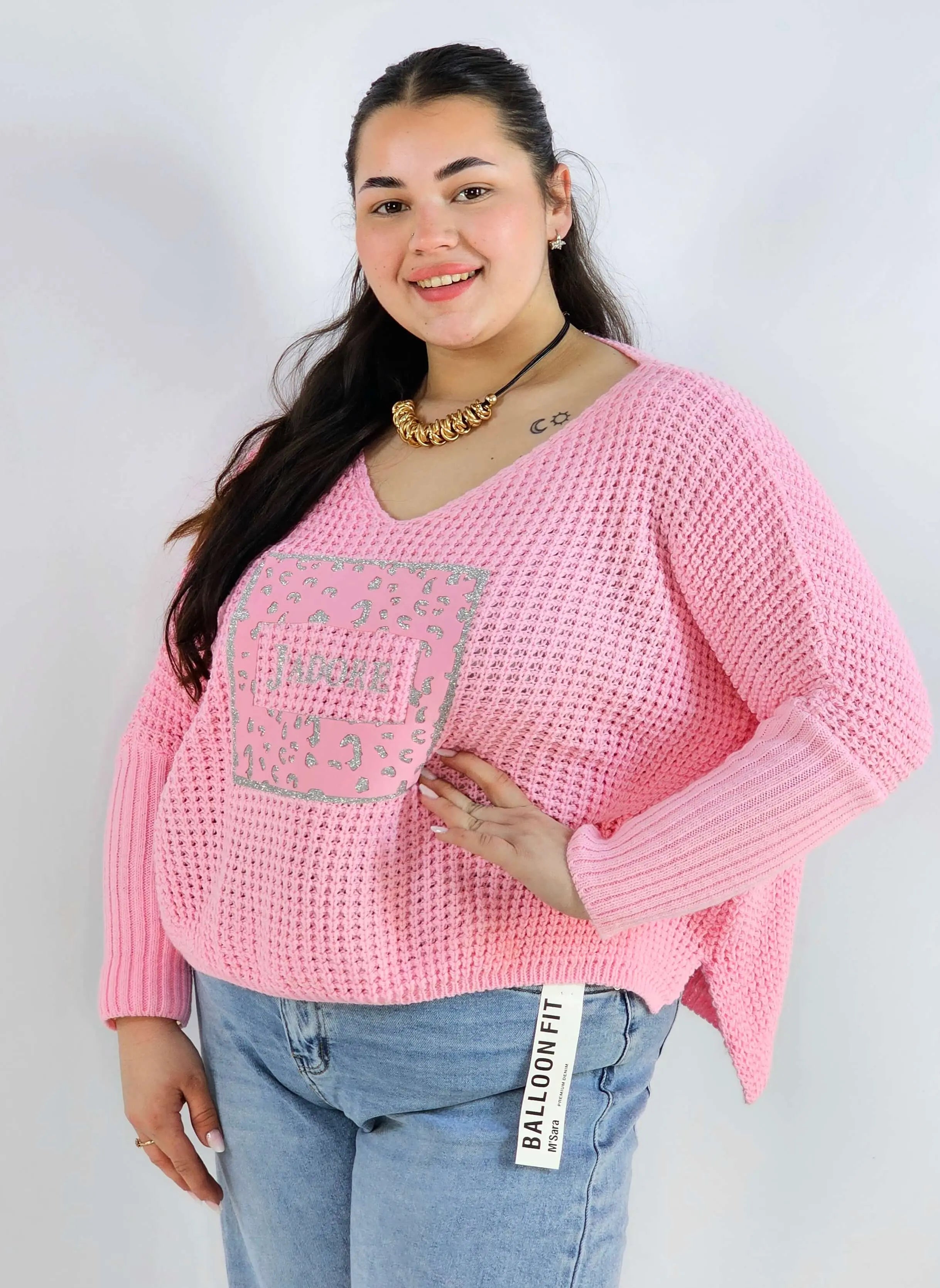 Sweter plus size z aplikacją J’adore – modny i kobiecy wybór. Stylowa XL