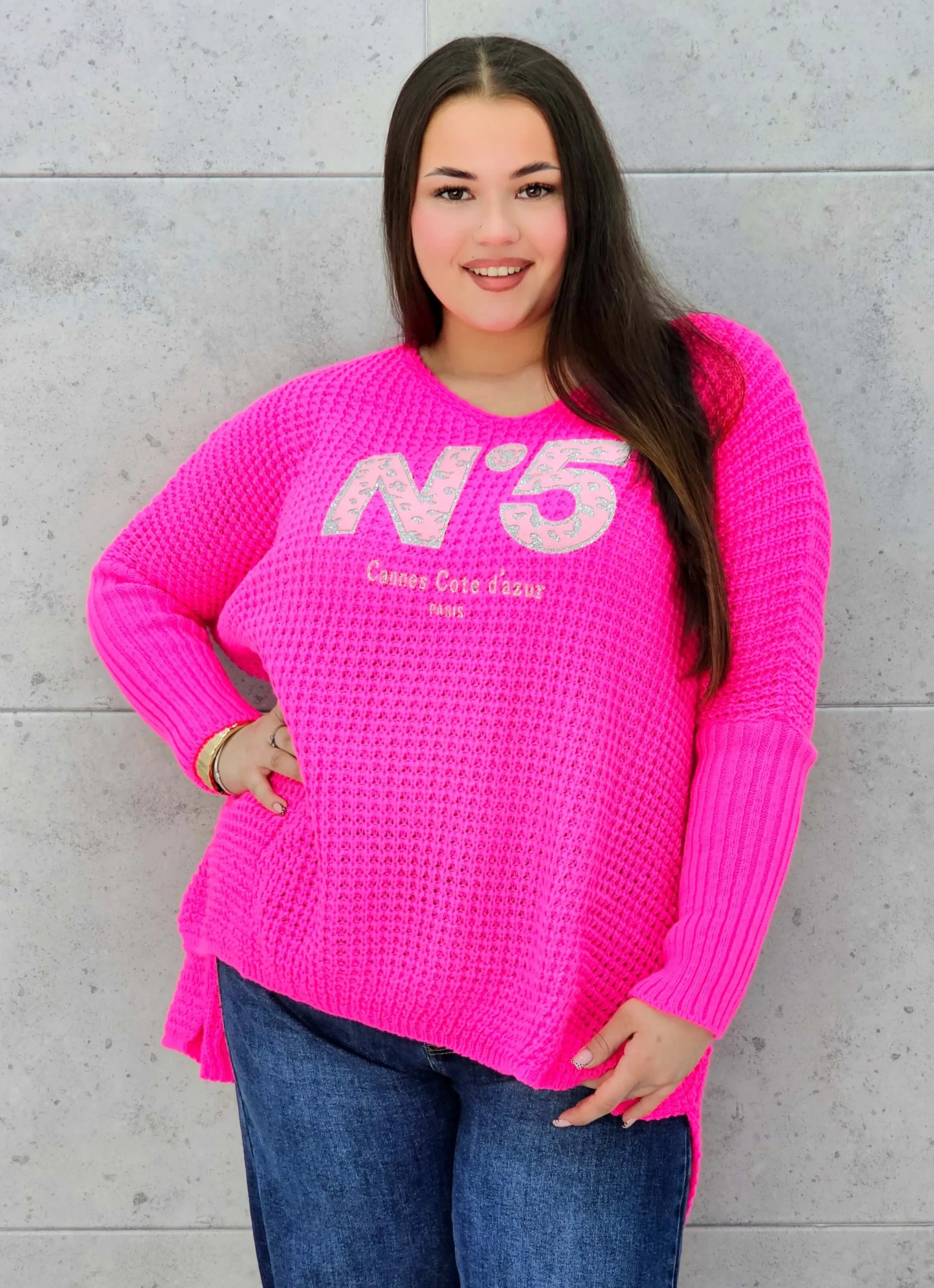 Sweter plus size z aplikacją – styl i wygoda w jednym Stylowa XL Stylowa XL