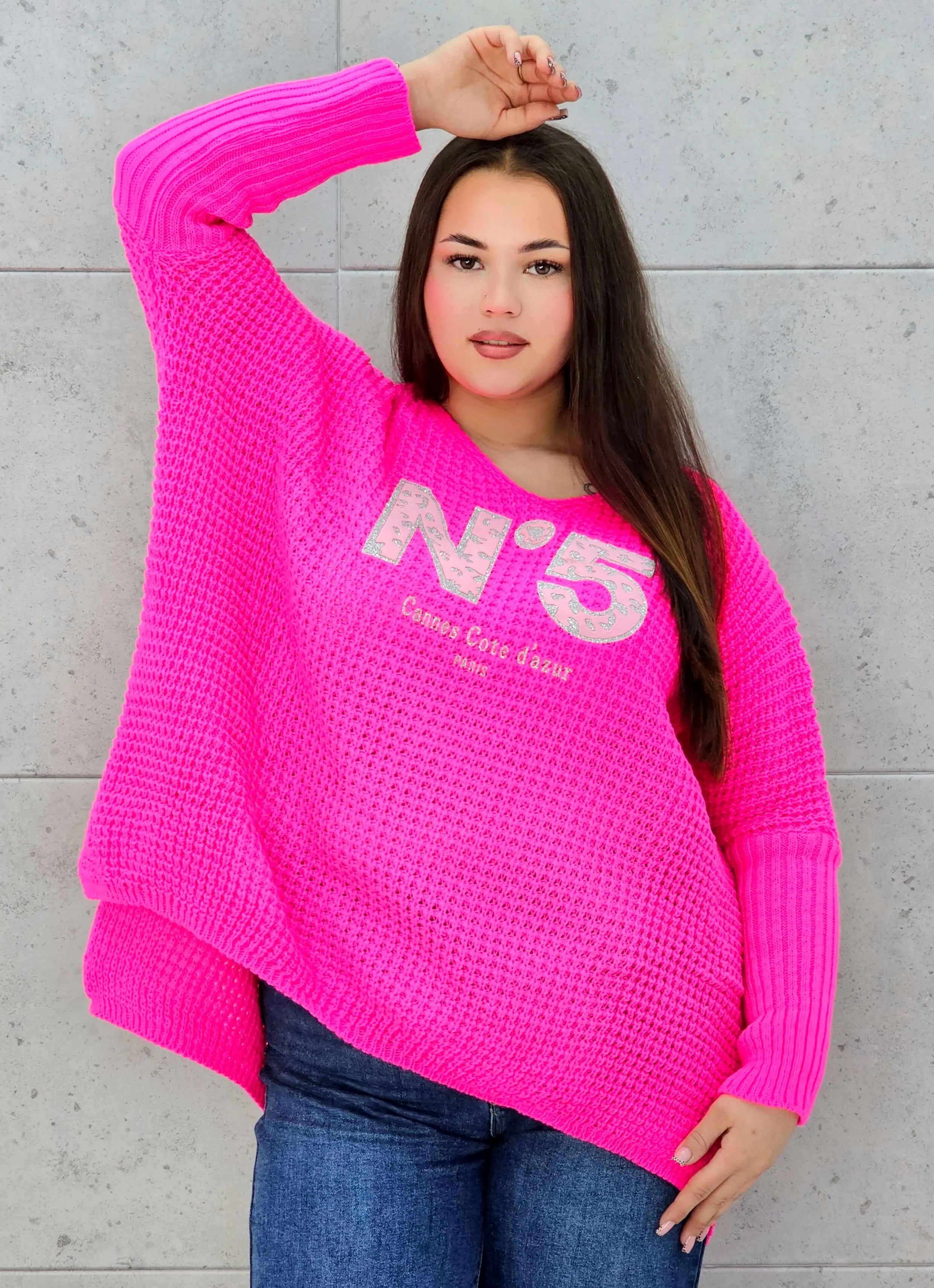 Sweter plus size z aplikacją – styl i wygoda w jednym Stylowa XL Stylowa XL