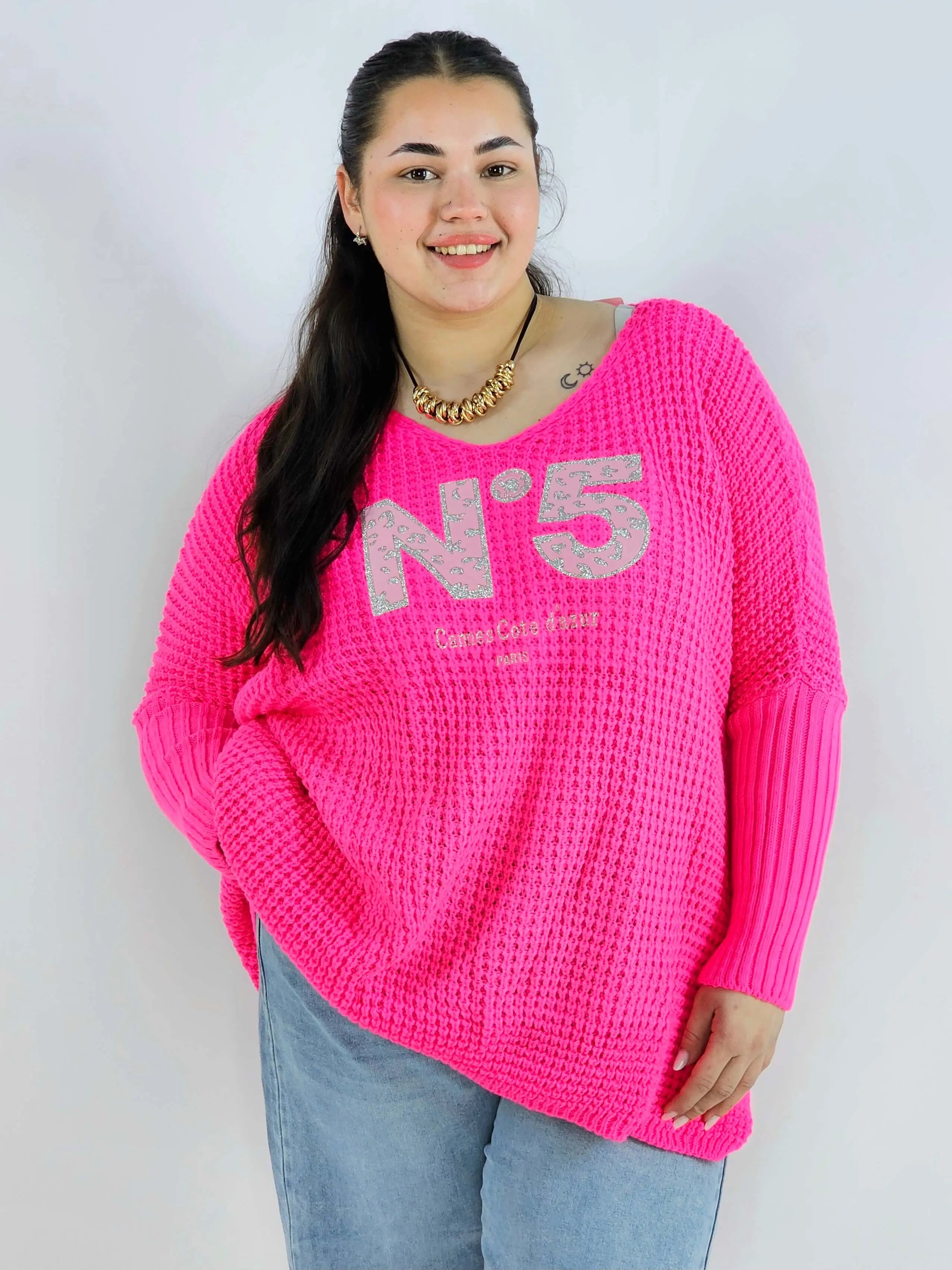 Sweter plus size z aplikacją – styl i wygoda w jednym Stylowa XL Stylowa XL