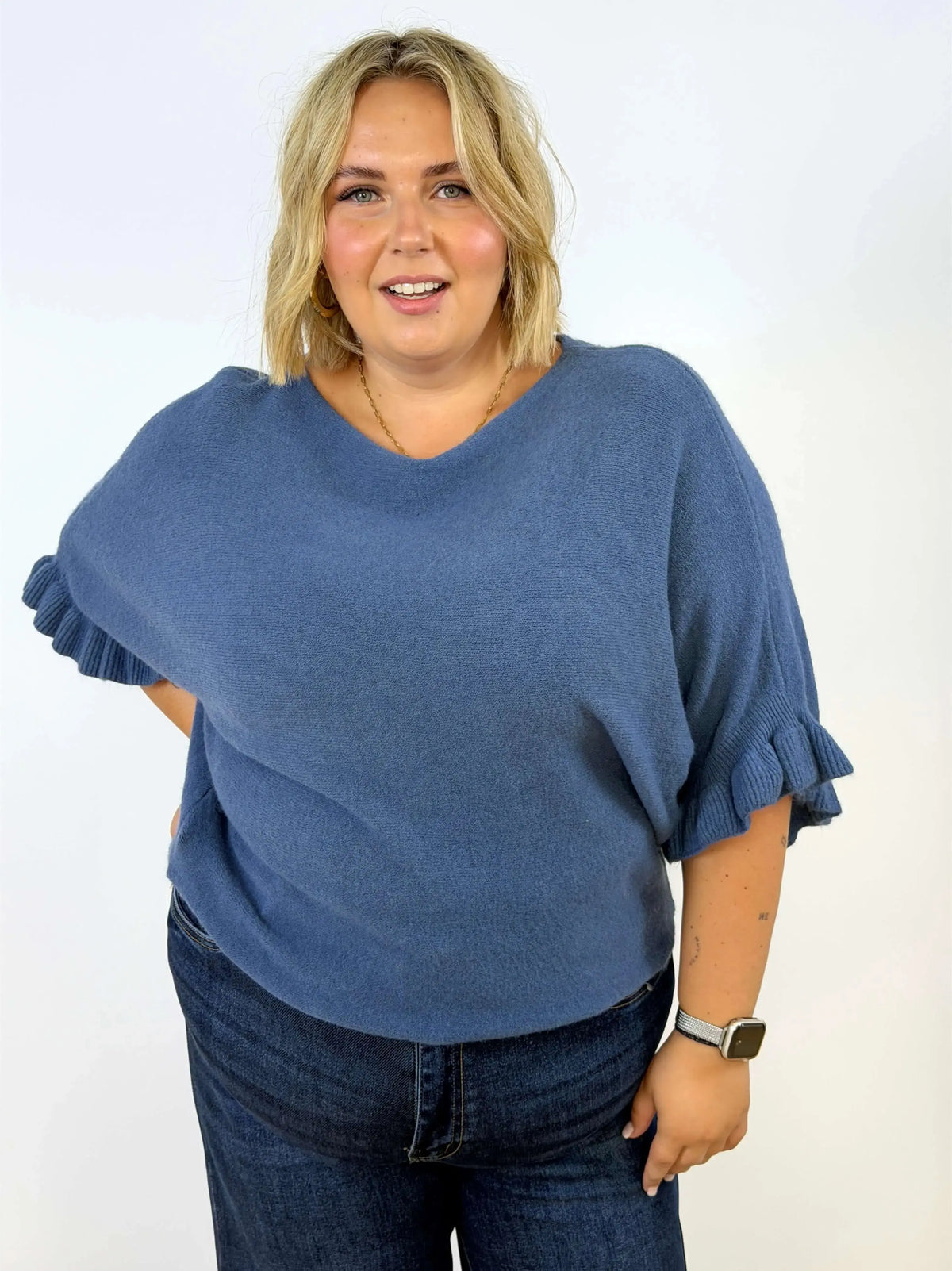 Sweter plus size z falbanką przy rękawach Stylowa XL