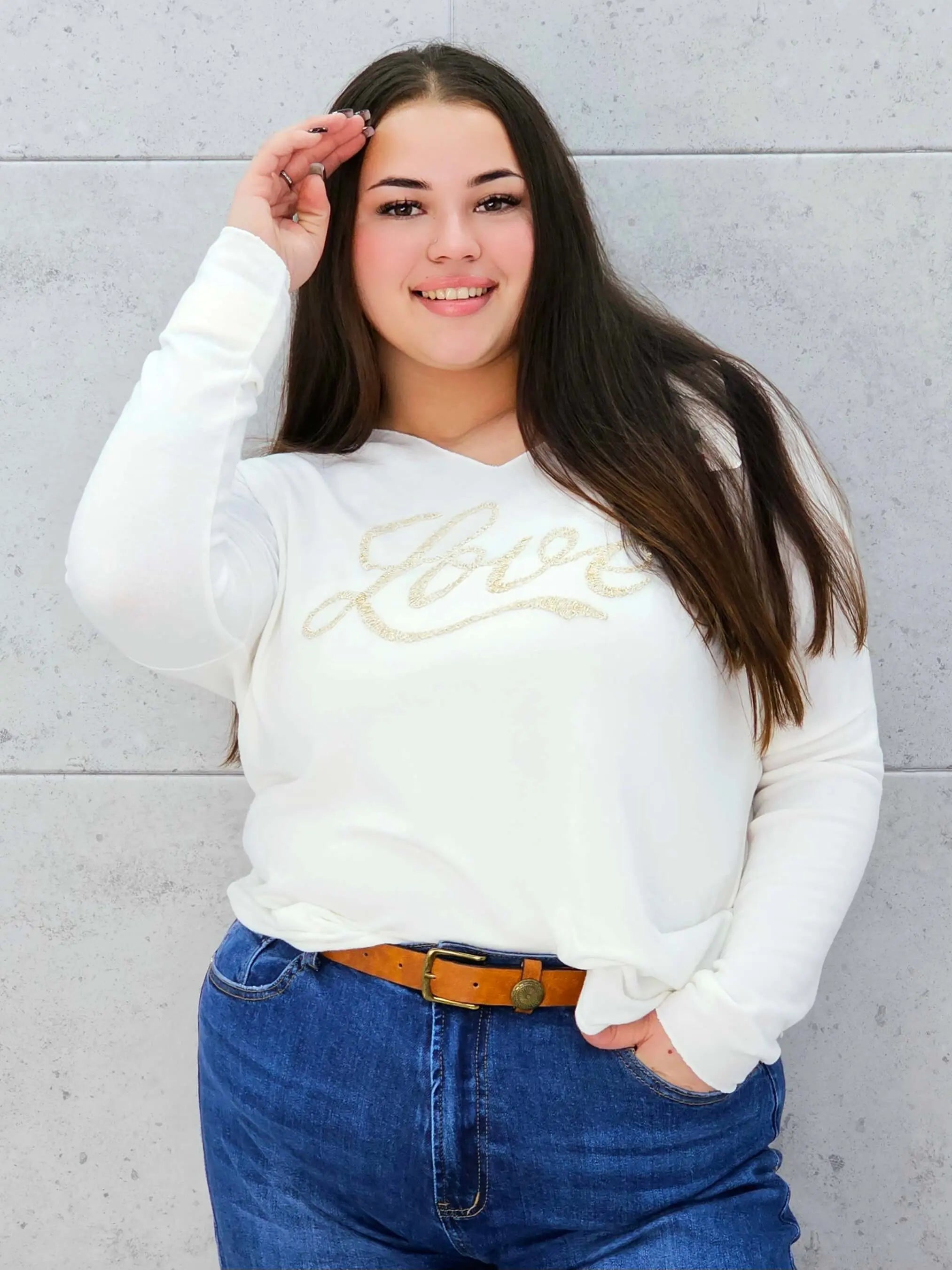 Sweter z Dekoltem w Serek i Napisem "Love" Stylowa XL