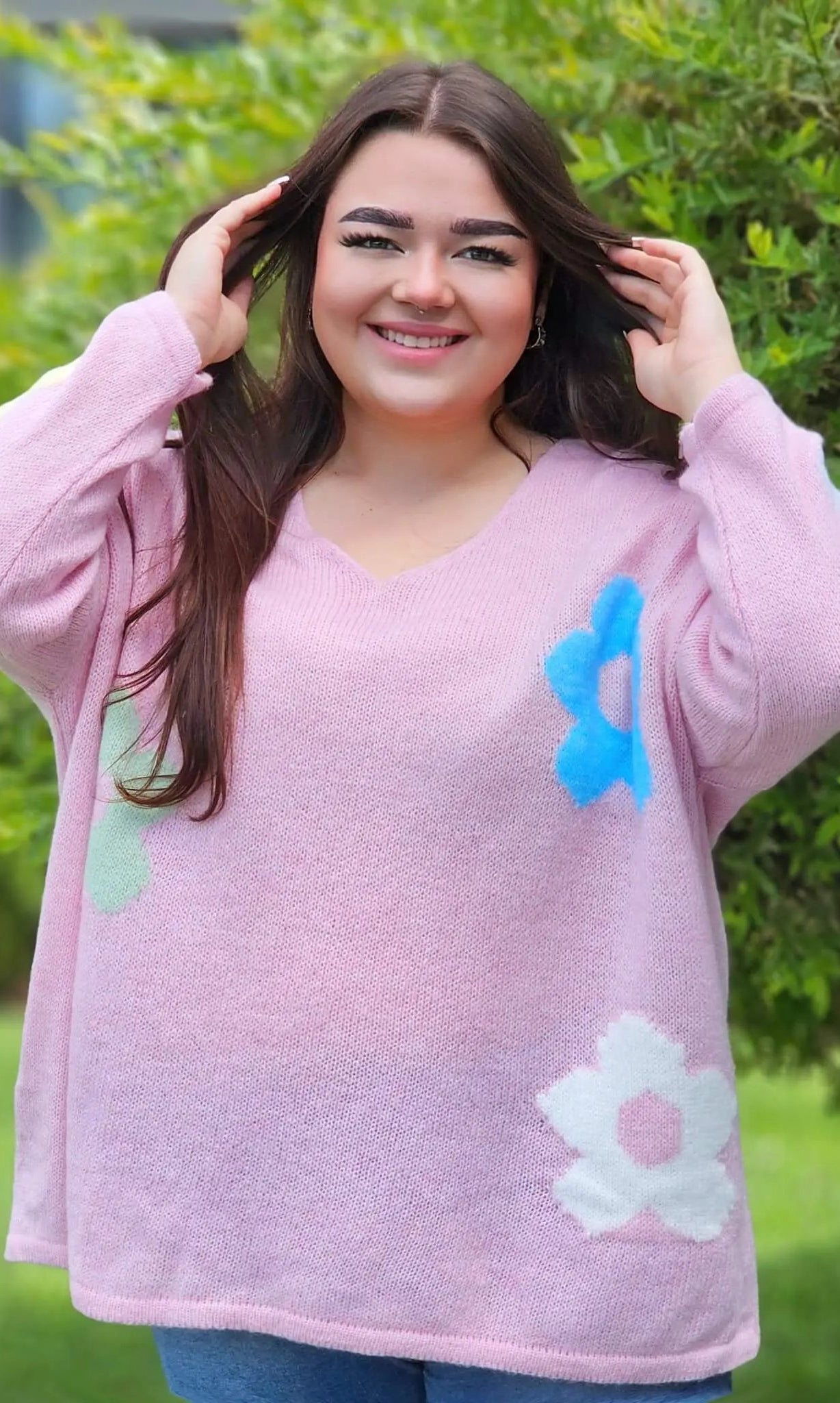 Sweter z kwiatami na przodzie Stylowa XL