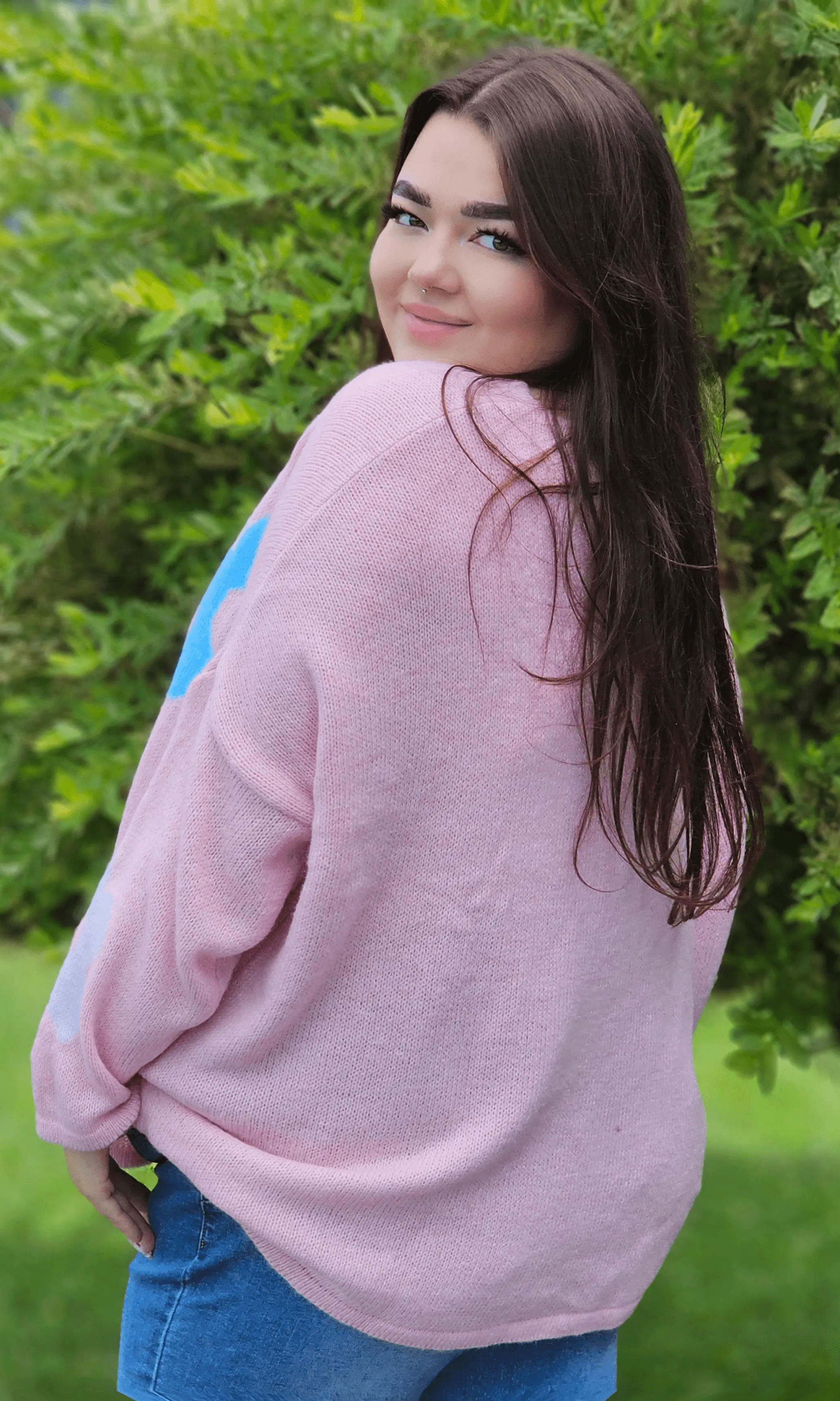 Sweter z kwiatami na przodzie Stylowa XL