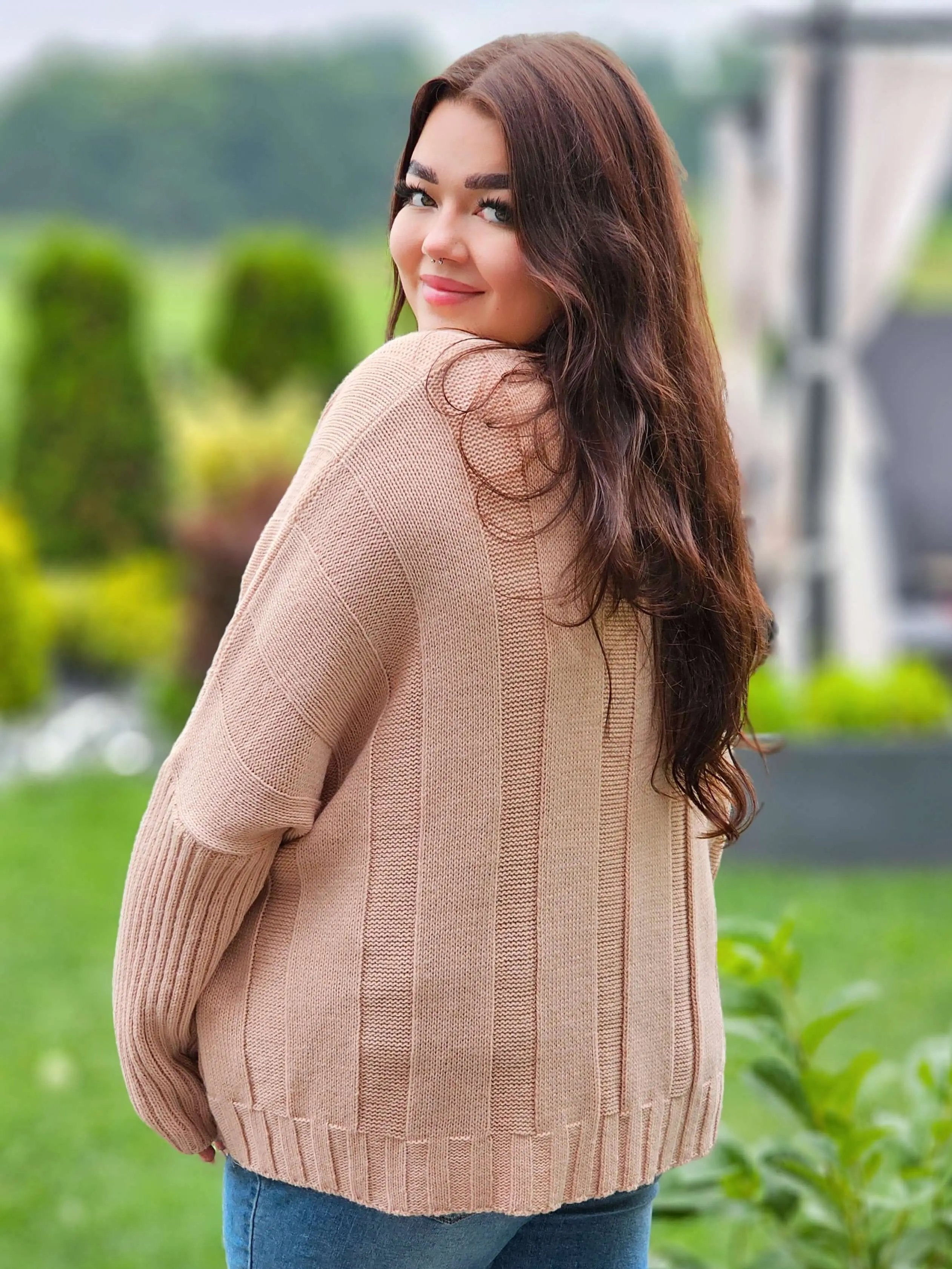 Sweter z pięknym splotem - różne kolory Stylowa XL