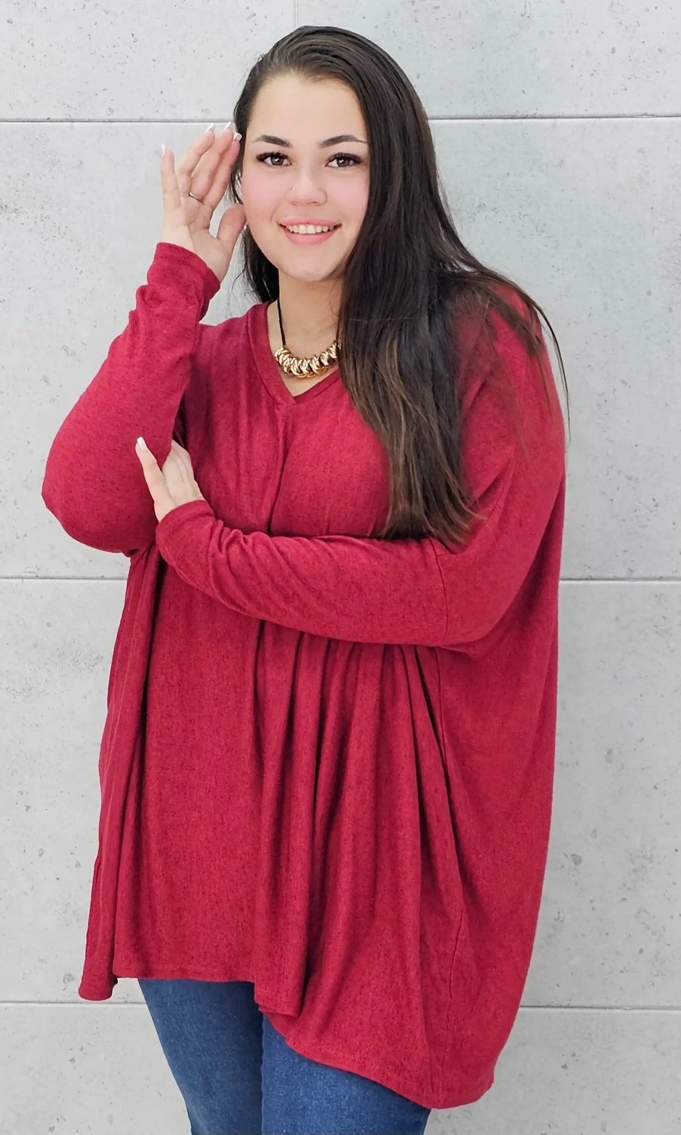 Sweterek oversize plus size z dekoltem V – lekki i kobiecy Stylowa XL