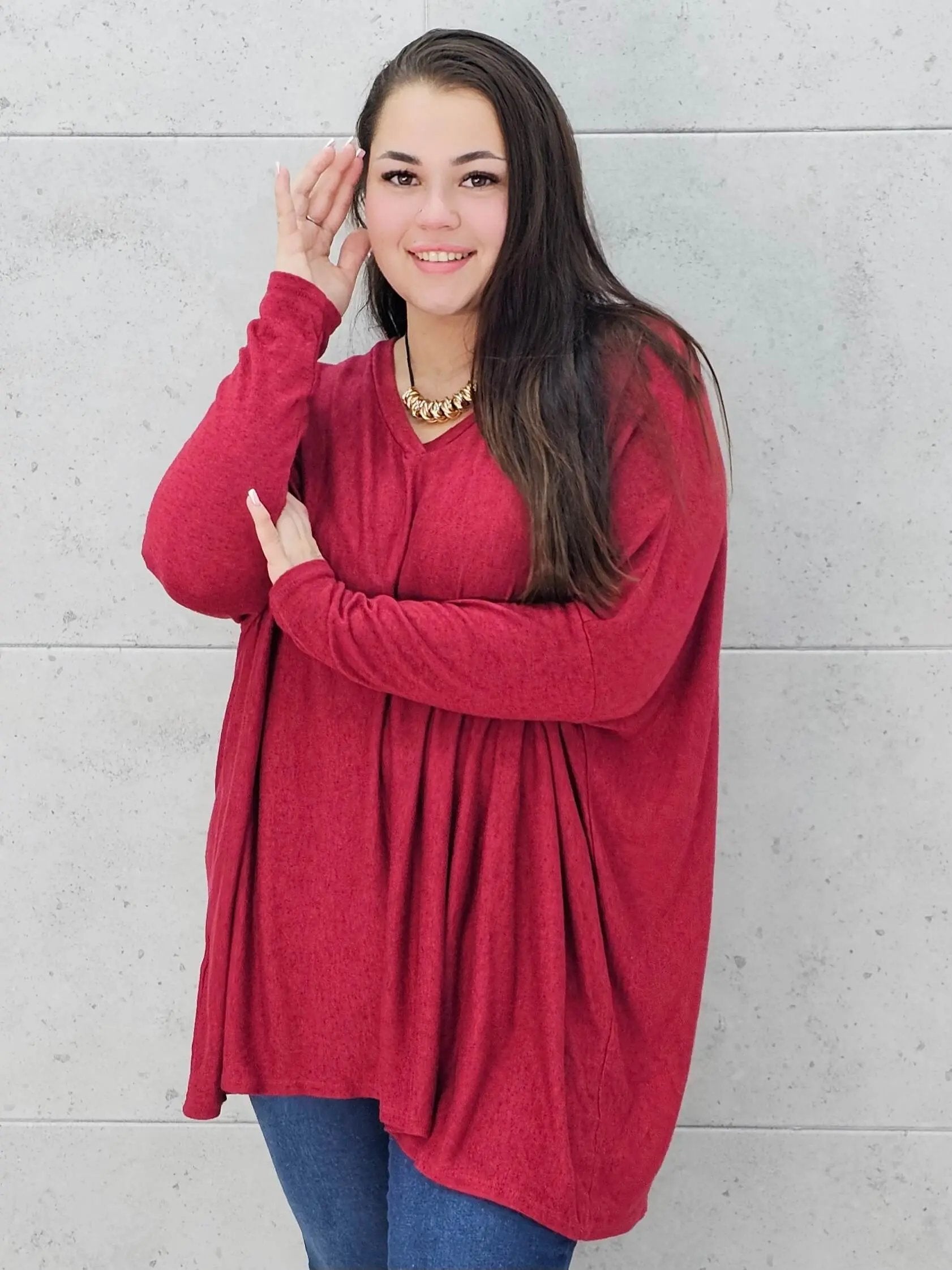 Sweterek oversize plus size z dekoltem V – lekki i kobiecy Stylowa XL