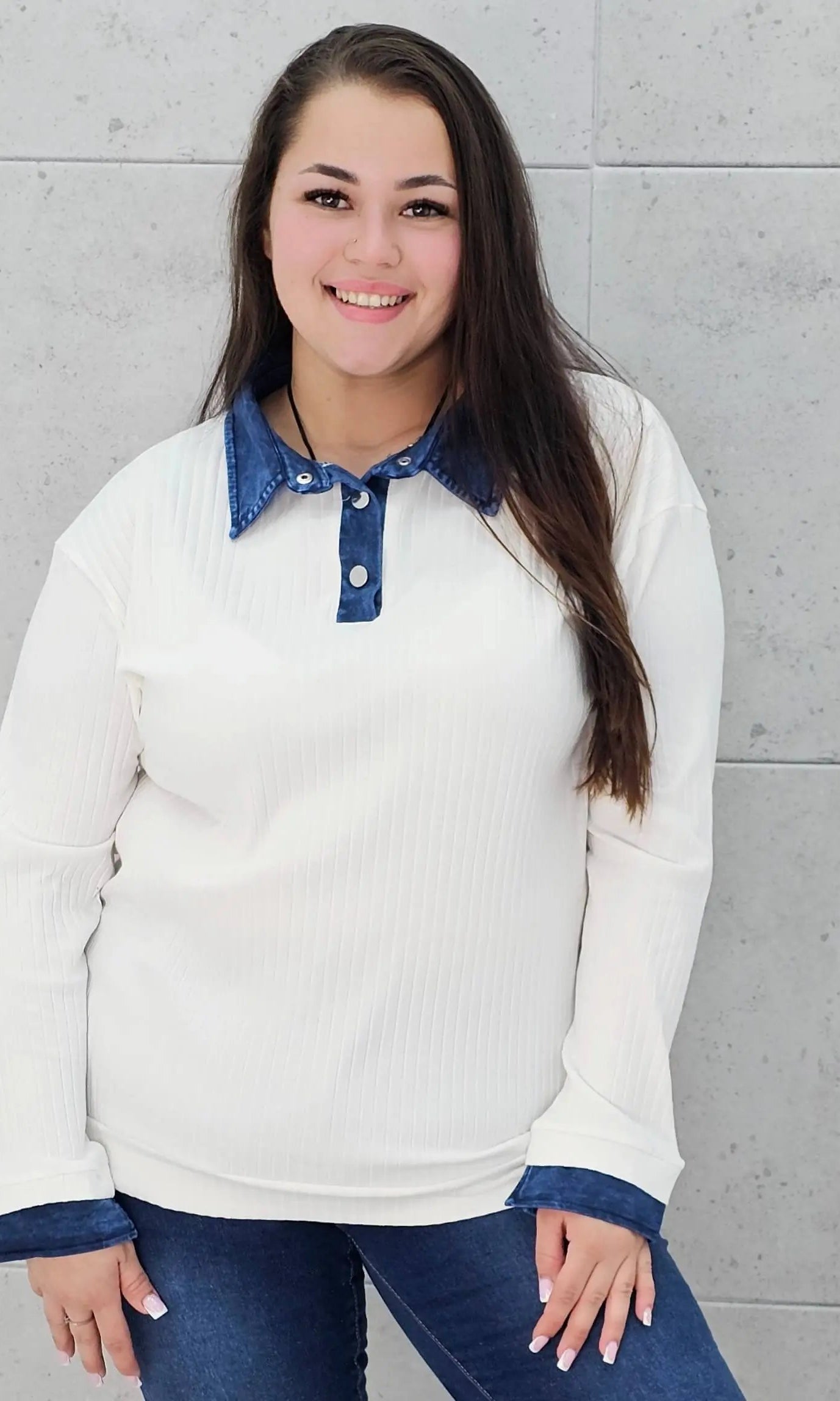 Sweterkowa bluzka plus size z jeansowym kołnierzykiem Stylowa XL