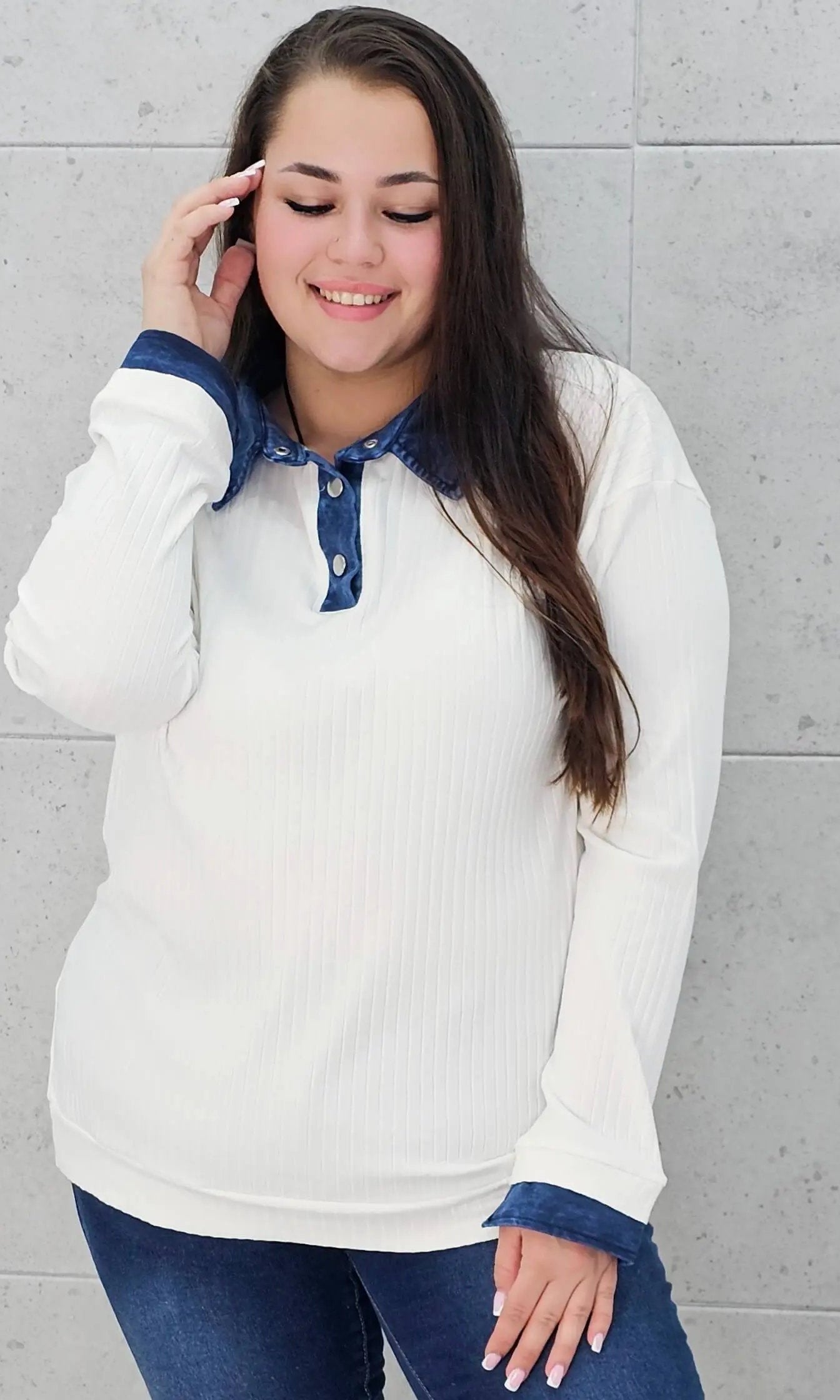Sweterkowa bluzka plus size z jeansowym kołnierzykiem Stylowa XL