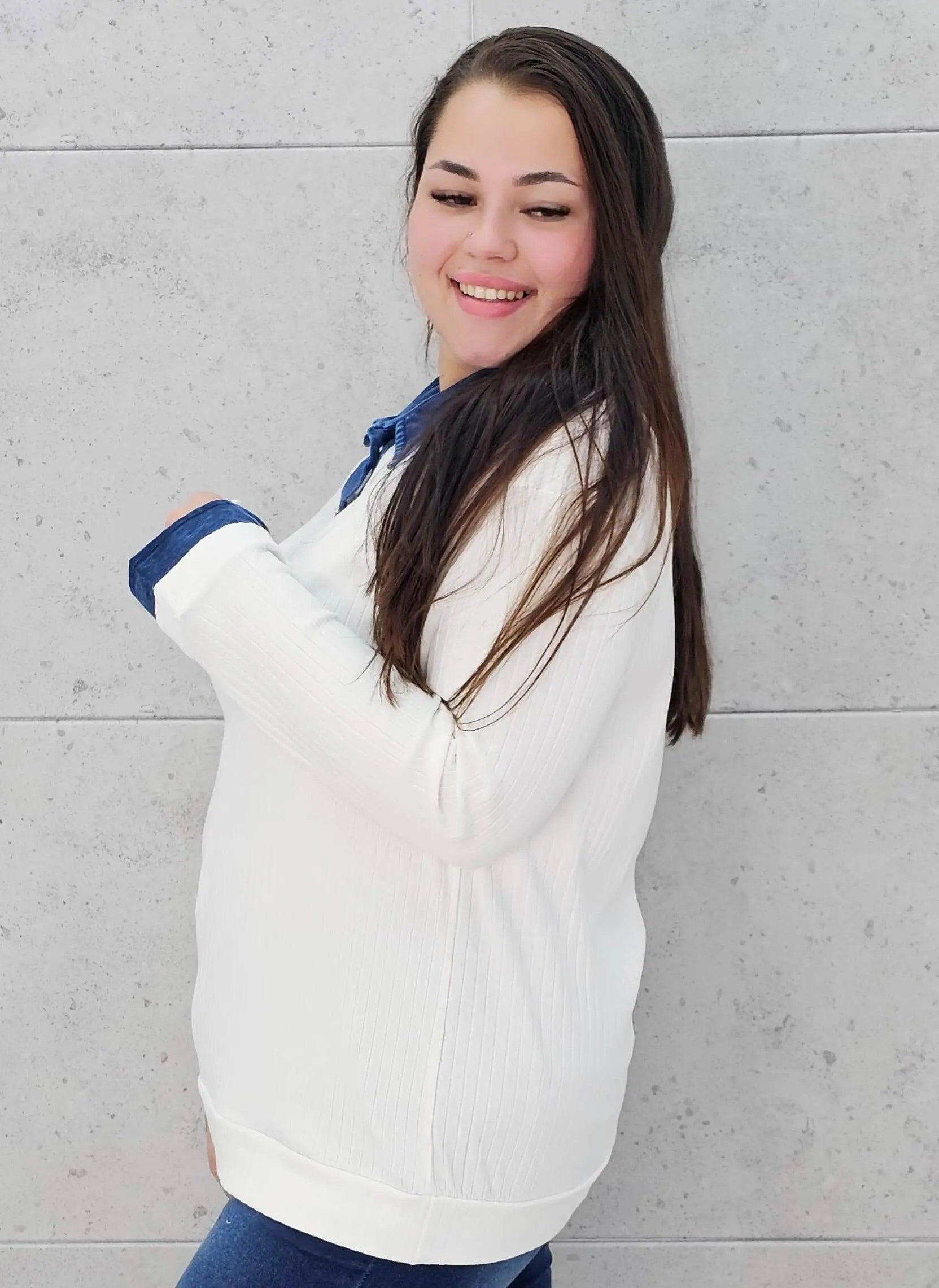 Sweterkowa bluzka plus size z jeansowym kołnierzykiem Stylowa XL