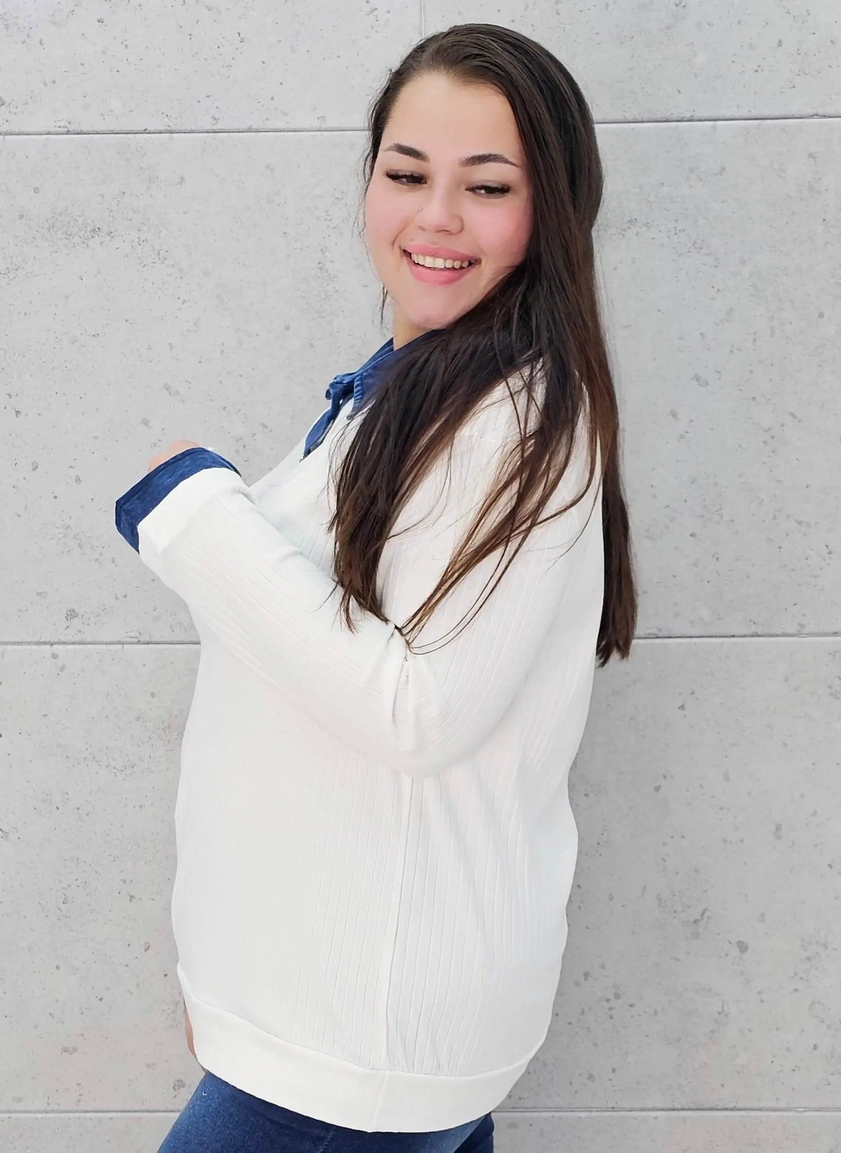 Sweterkowa bluzka plus size z jeansowym kołnierzykiem Stylowa XL