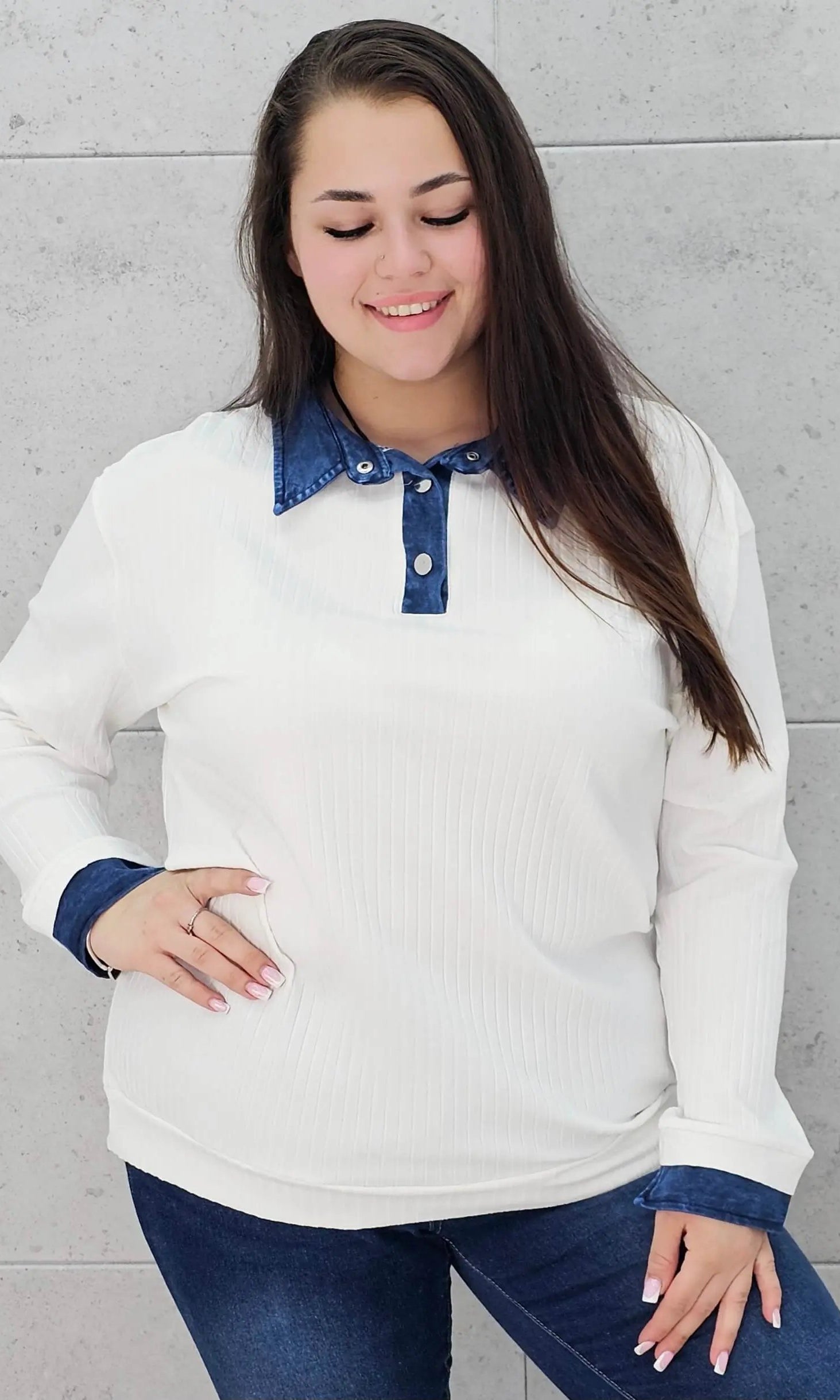 Sweterkowa bluzka plus size z jeansowym kołnierzykiem Stylowa XL