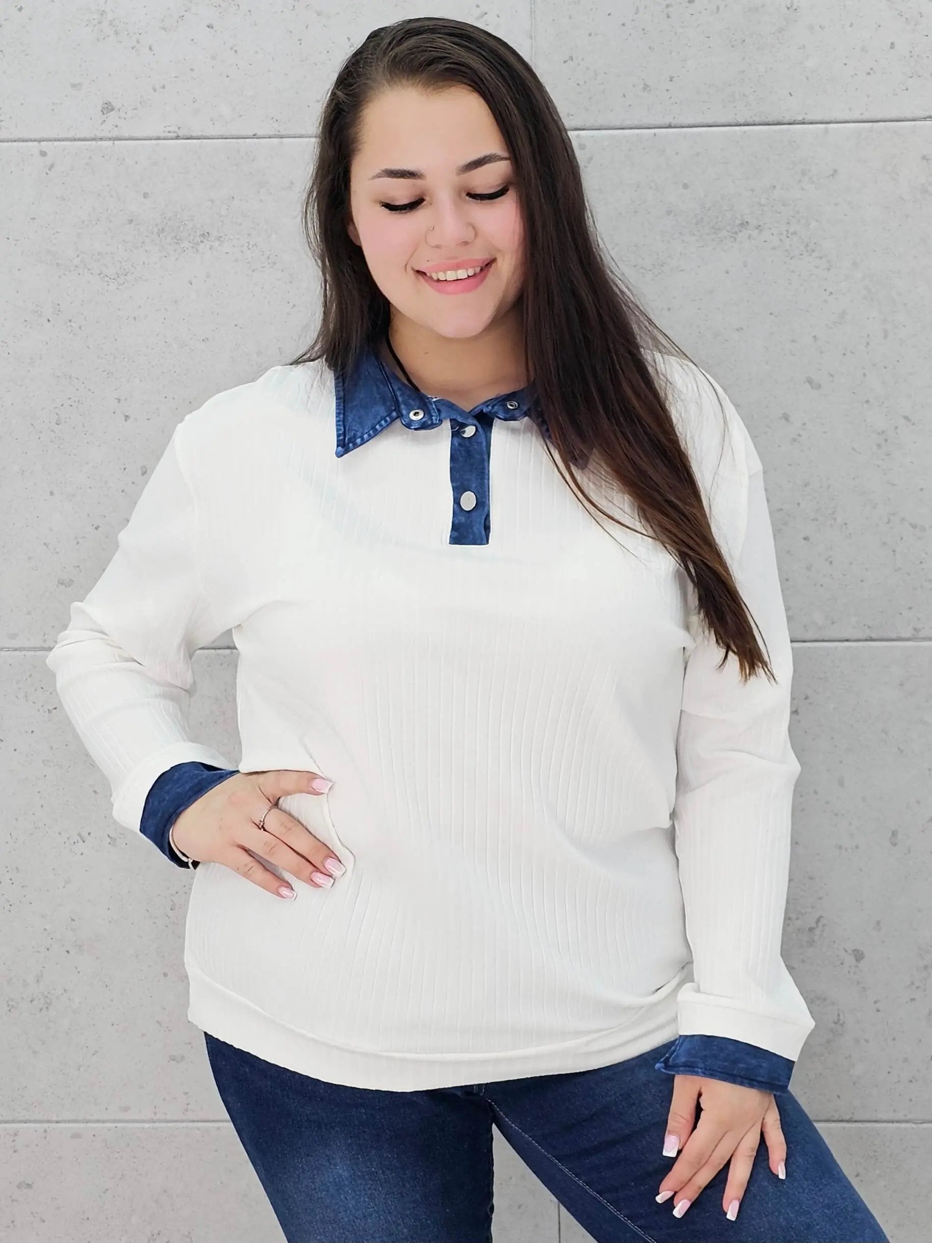 Sweterkowa bluzka plus size z jeansowym kołnierzykiem Stylowa XL