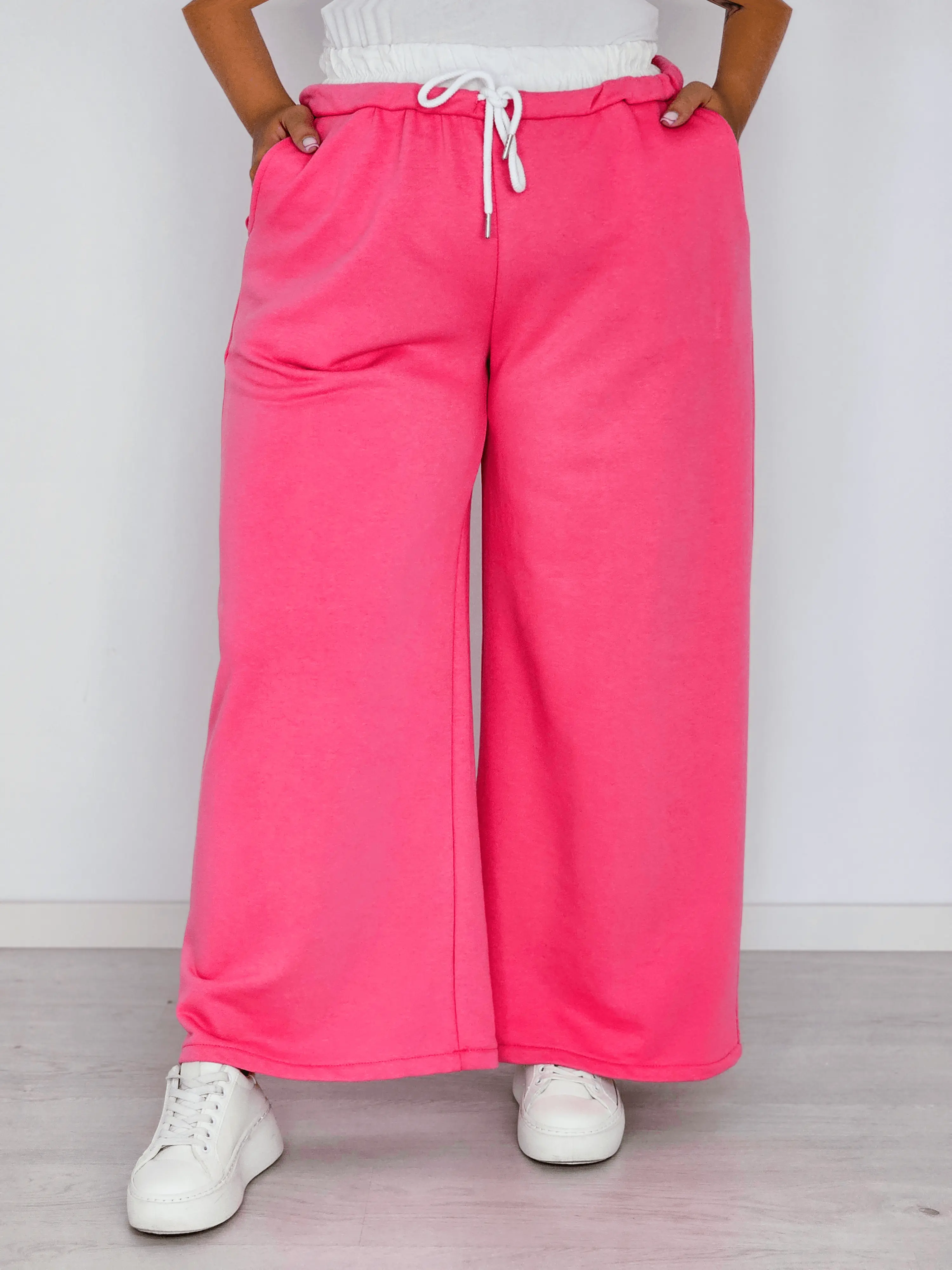 Szerokie spodnie dresowe z wiązaniem Stylowa XL