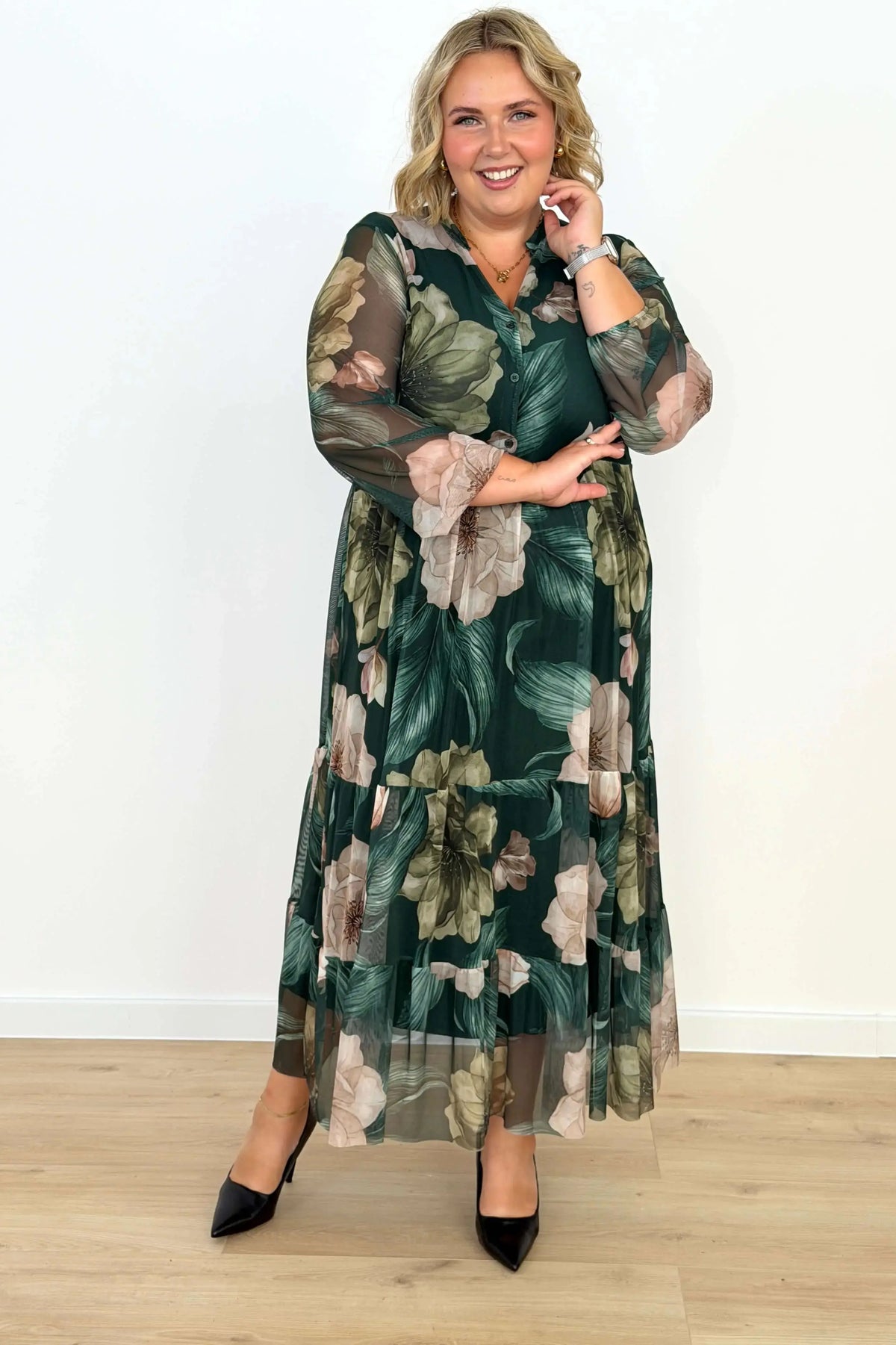 Szyfonowa sukienka maxi plus size z kwiatowym nadrukiem Stylowa XL
