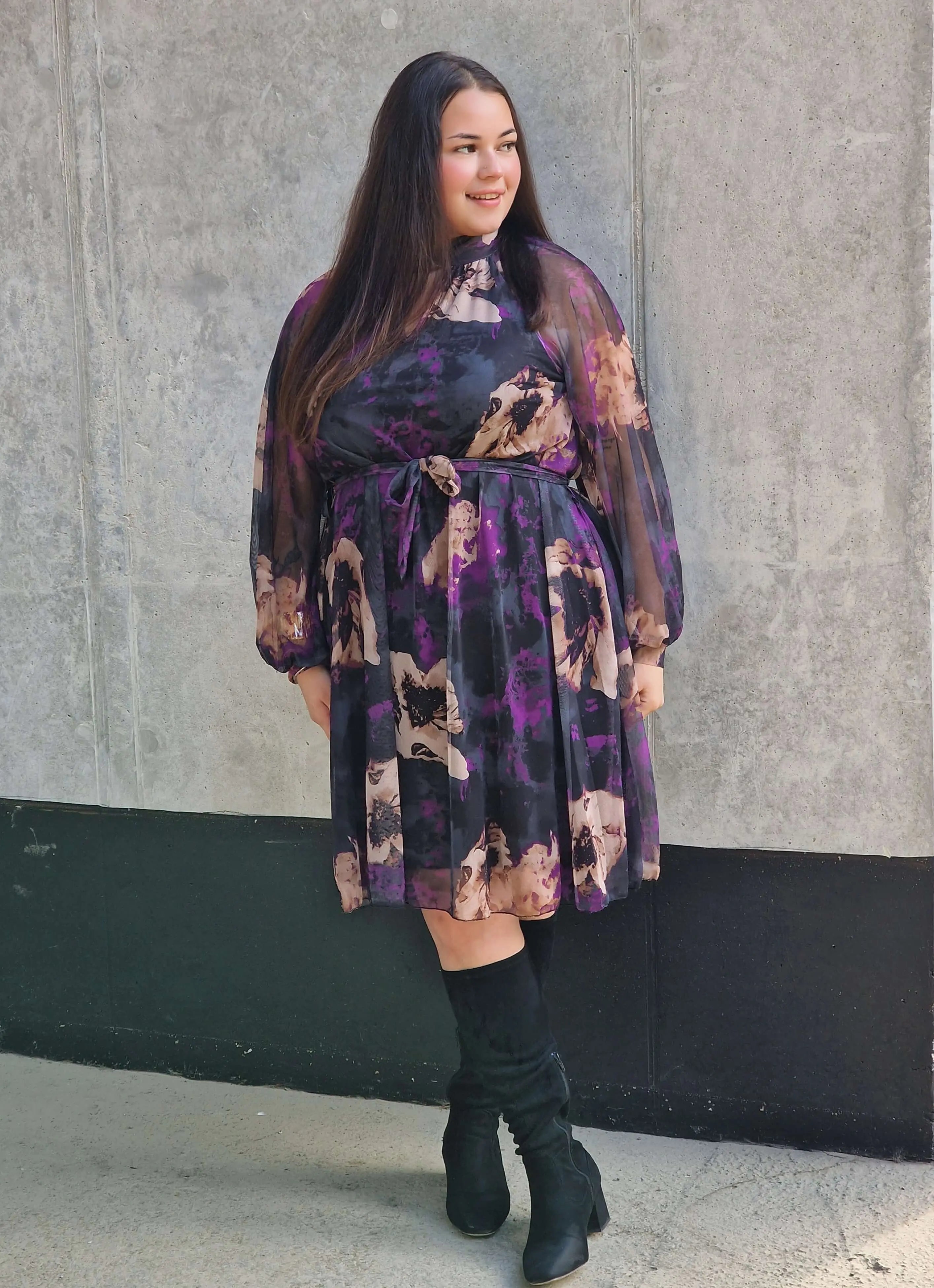 Szyfonowa sukienka plus size w kwiaty – elegancja i lekkość Stylowa XL Stylowa XL