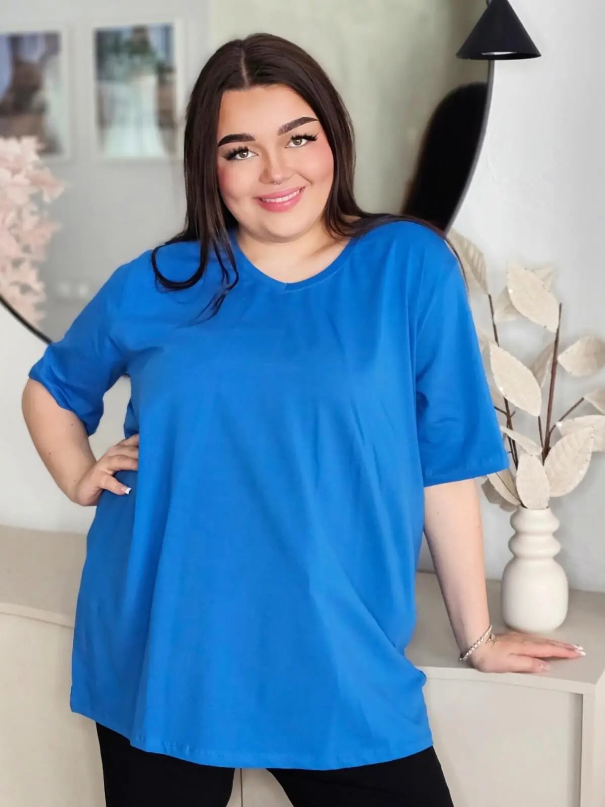 T-shirt basic z dekoltem V – komfortowa baza w wielu kolorach Stylowa XL