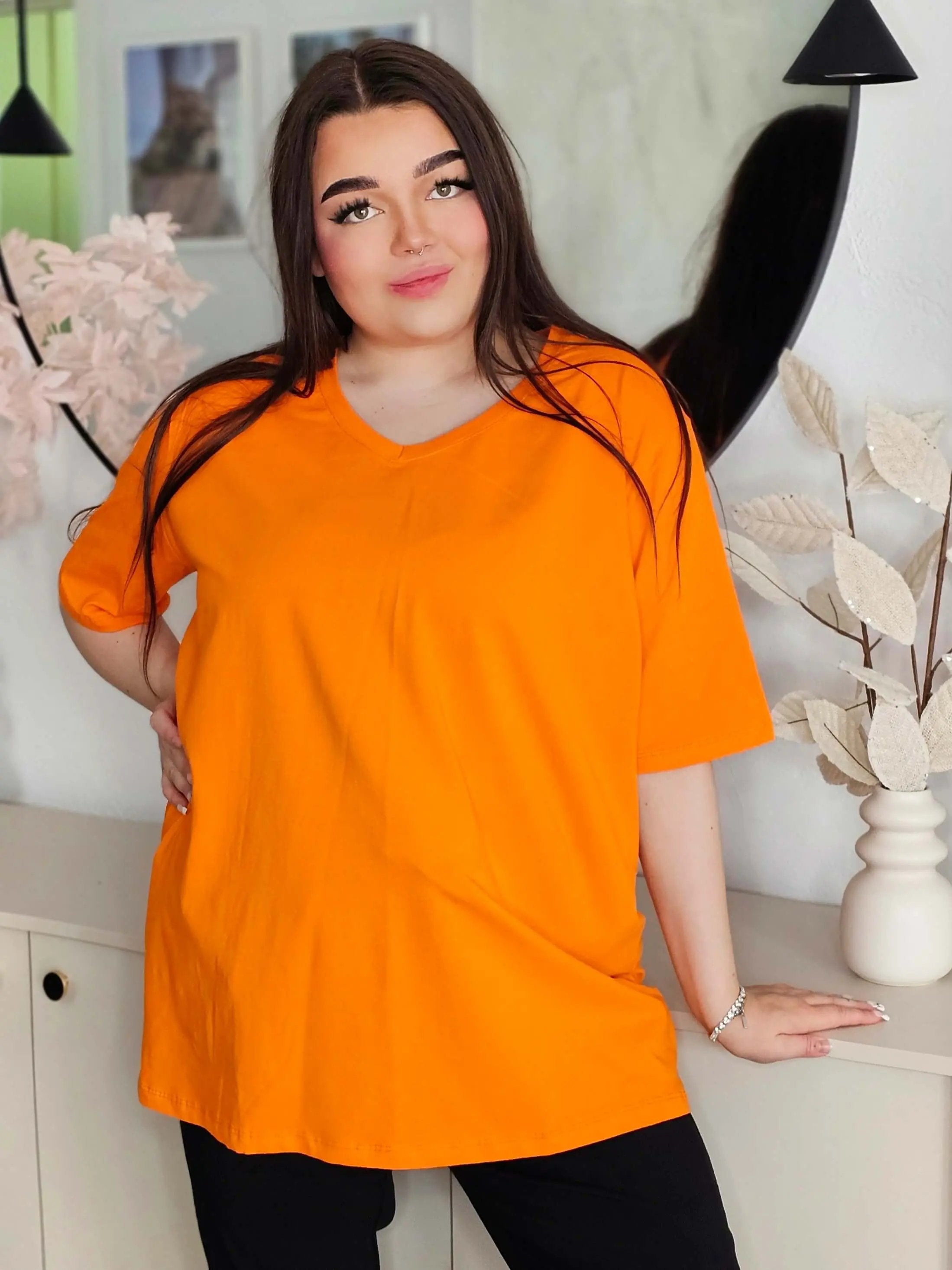 T-shirt basic z dekoltem V – komfortowa baza w wielu kolorach Stylowa XL