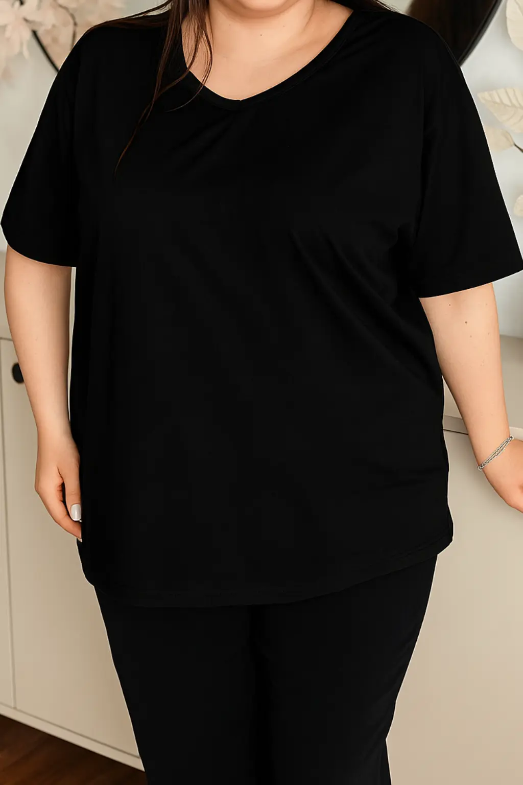 T-shirt basic z dekoltem V – komfortowa baza w wielu kolorach Stylowa XL