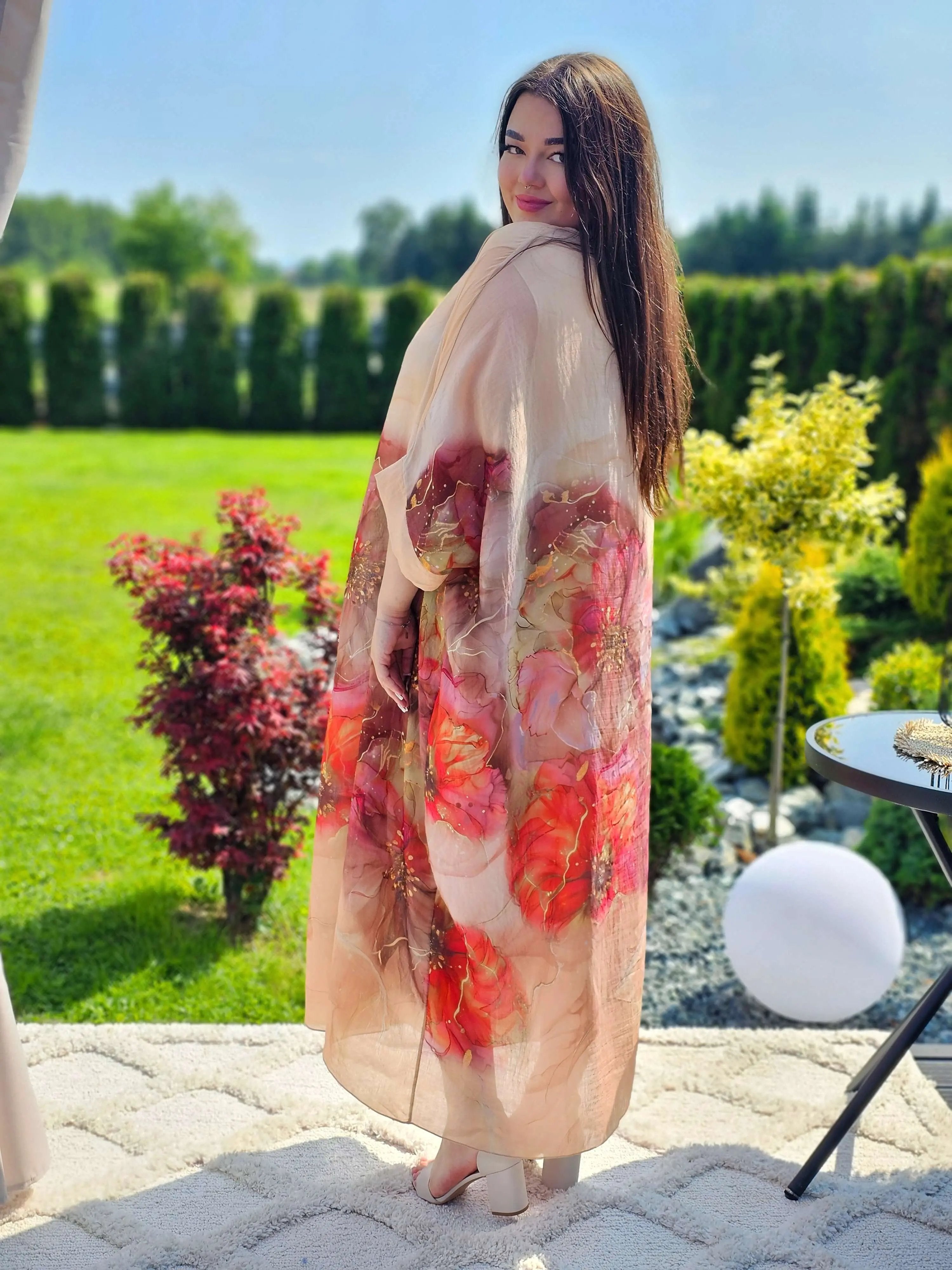 Tunika maxi z malarskimi kwiatami. Stylowa XL