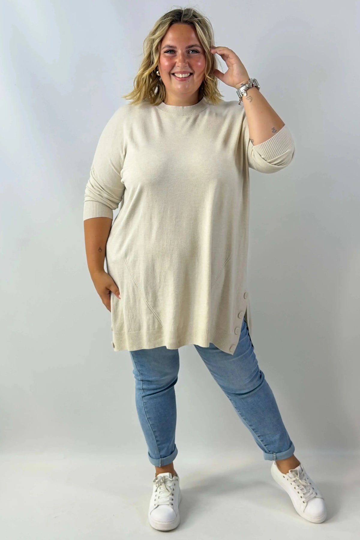 Tunika sweterkowa Plus Size z ozdobnymi guzikami po bokach Stylowa XL