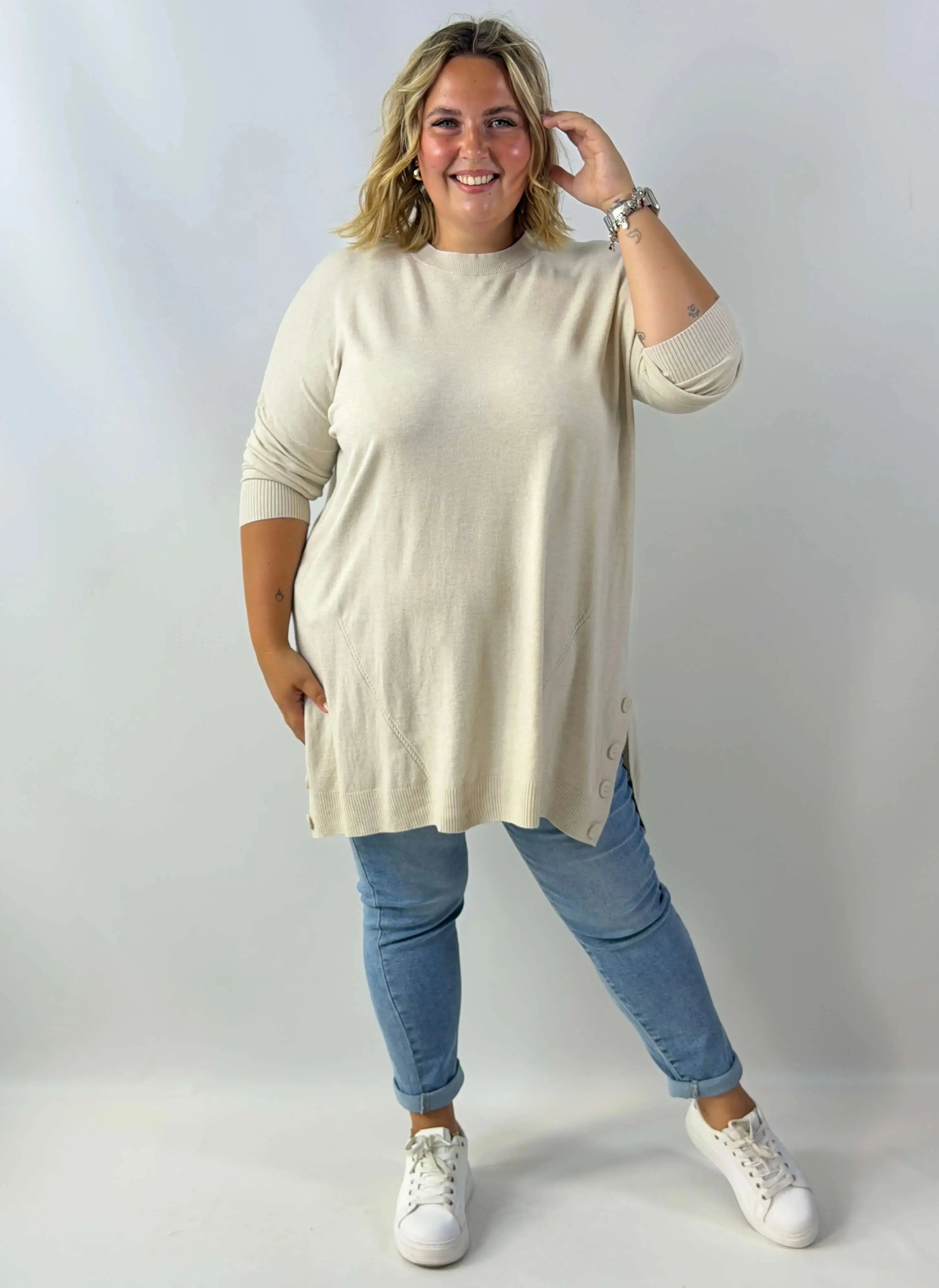 Tunika sweterkowa Plus Size z ozdobnymi guzikami po bokach Stylowa XL