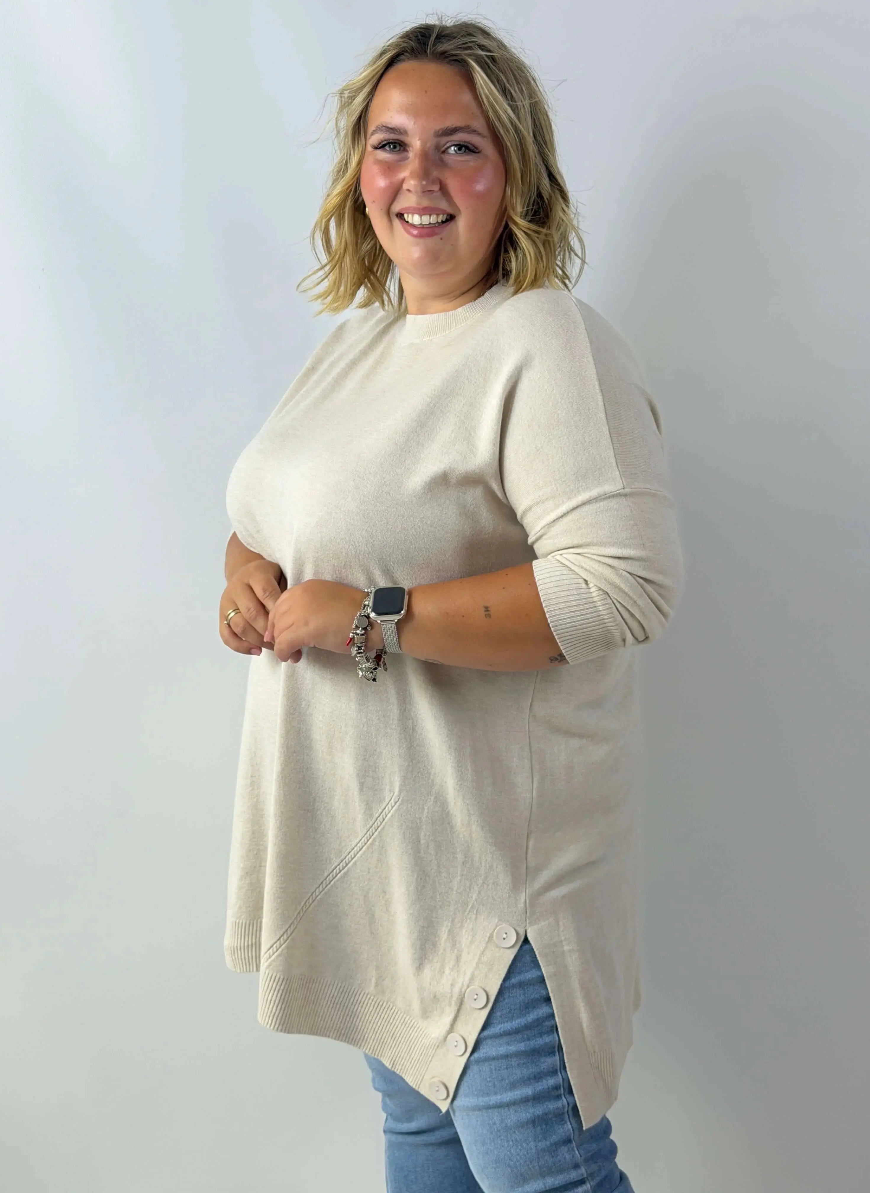 Tunika sweterkowa Plus Size z ozdobnymi guzikami po bokach Stylowa XL