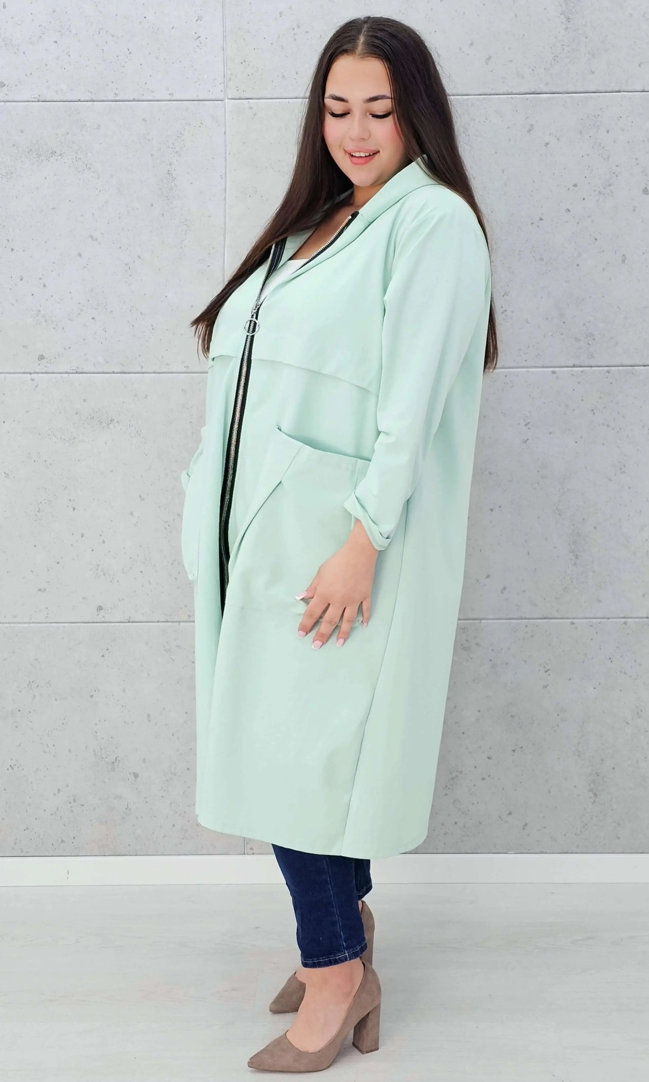 Wiosenna lekkość – płaszcz, który zachwyca stylem Stylowa XL