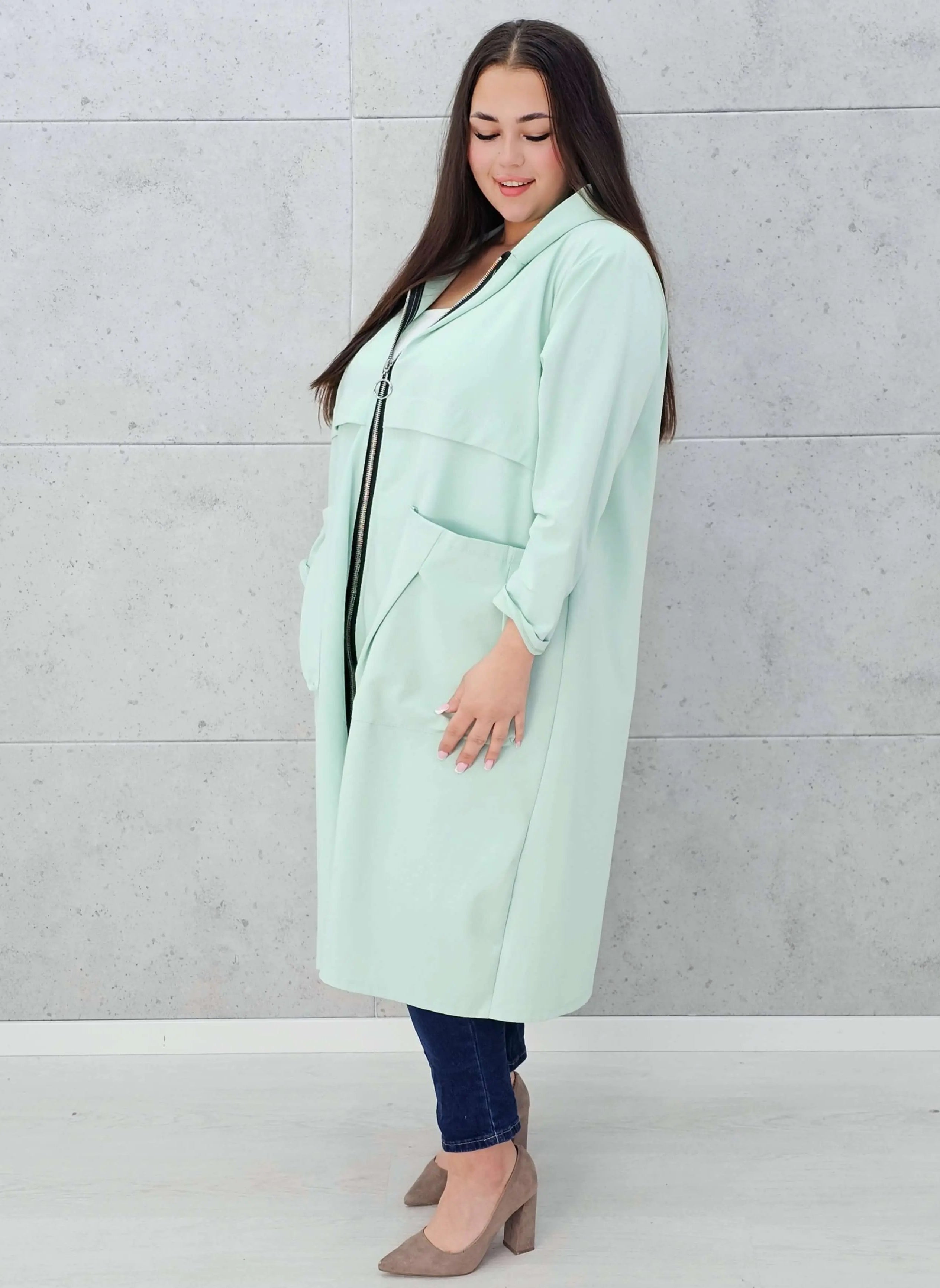 Wiosenna lekkość – płaszcz, który zachwyca stylem Stylowa XL