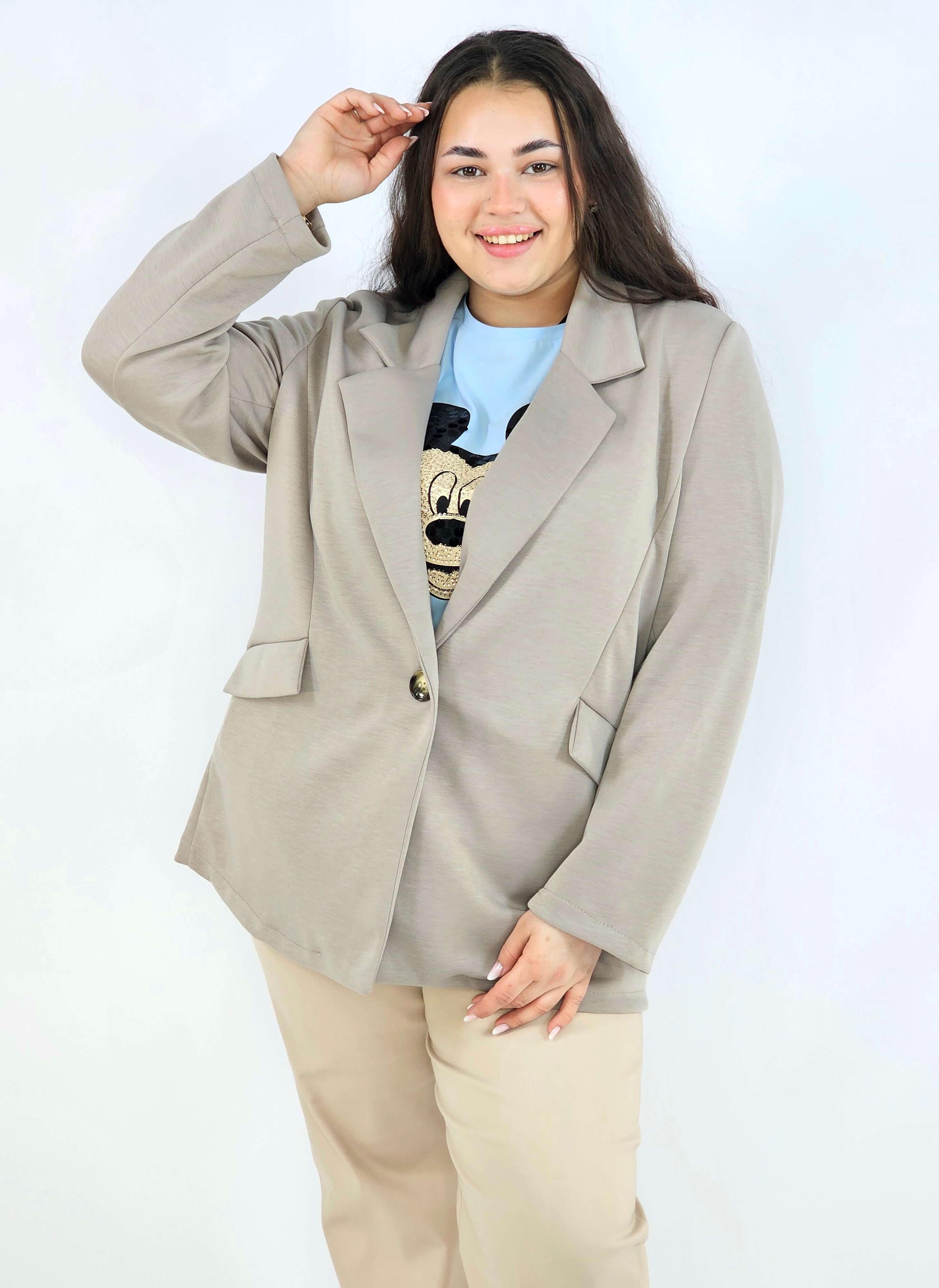 Żakiet plus size o klasycznym kroju – wygodny i stylowy Stylowa XL