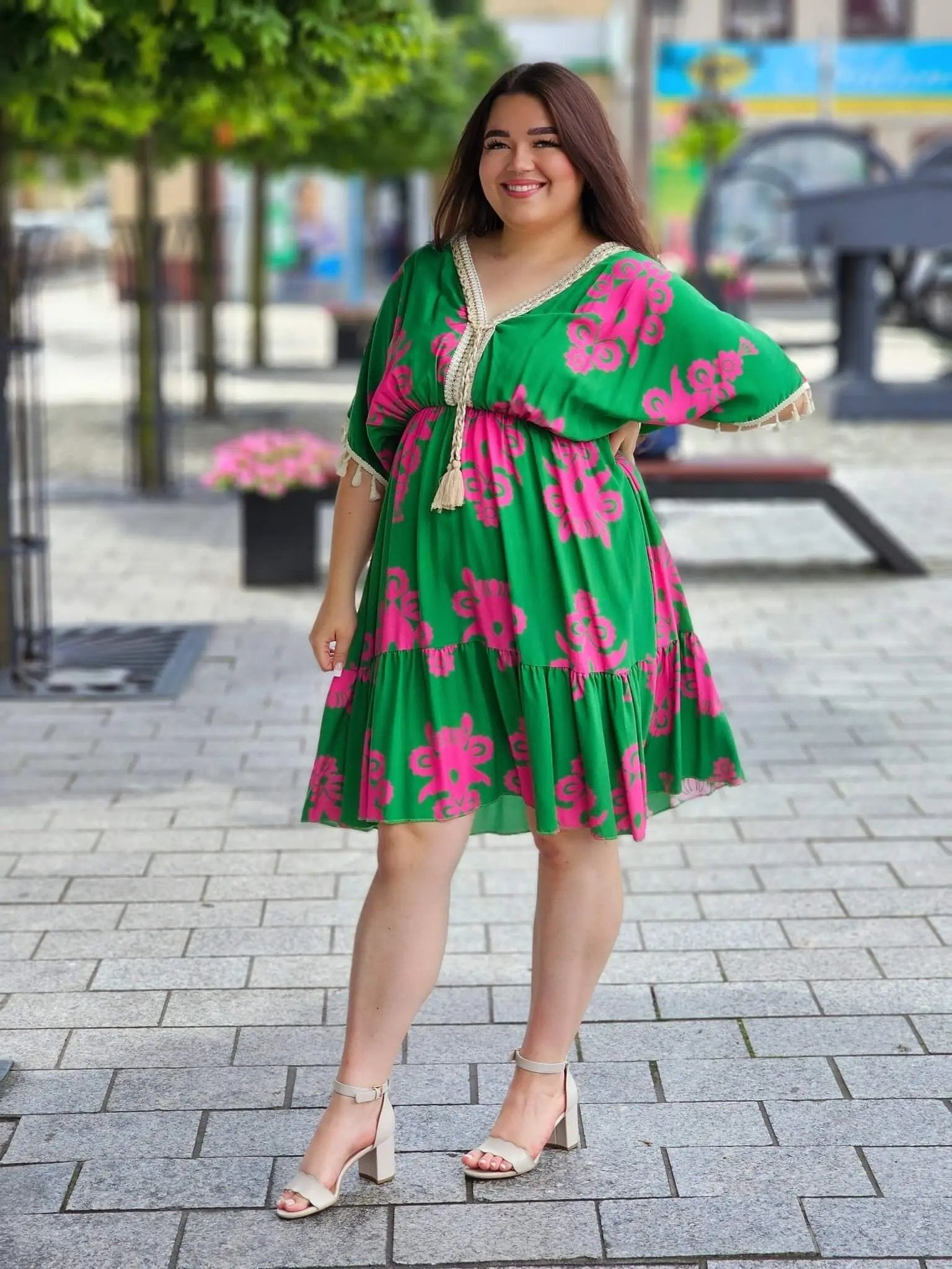Zielono-różowa sukienka boho z chwostami Stylowa XL