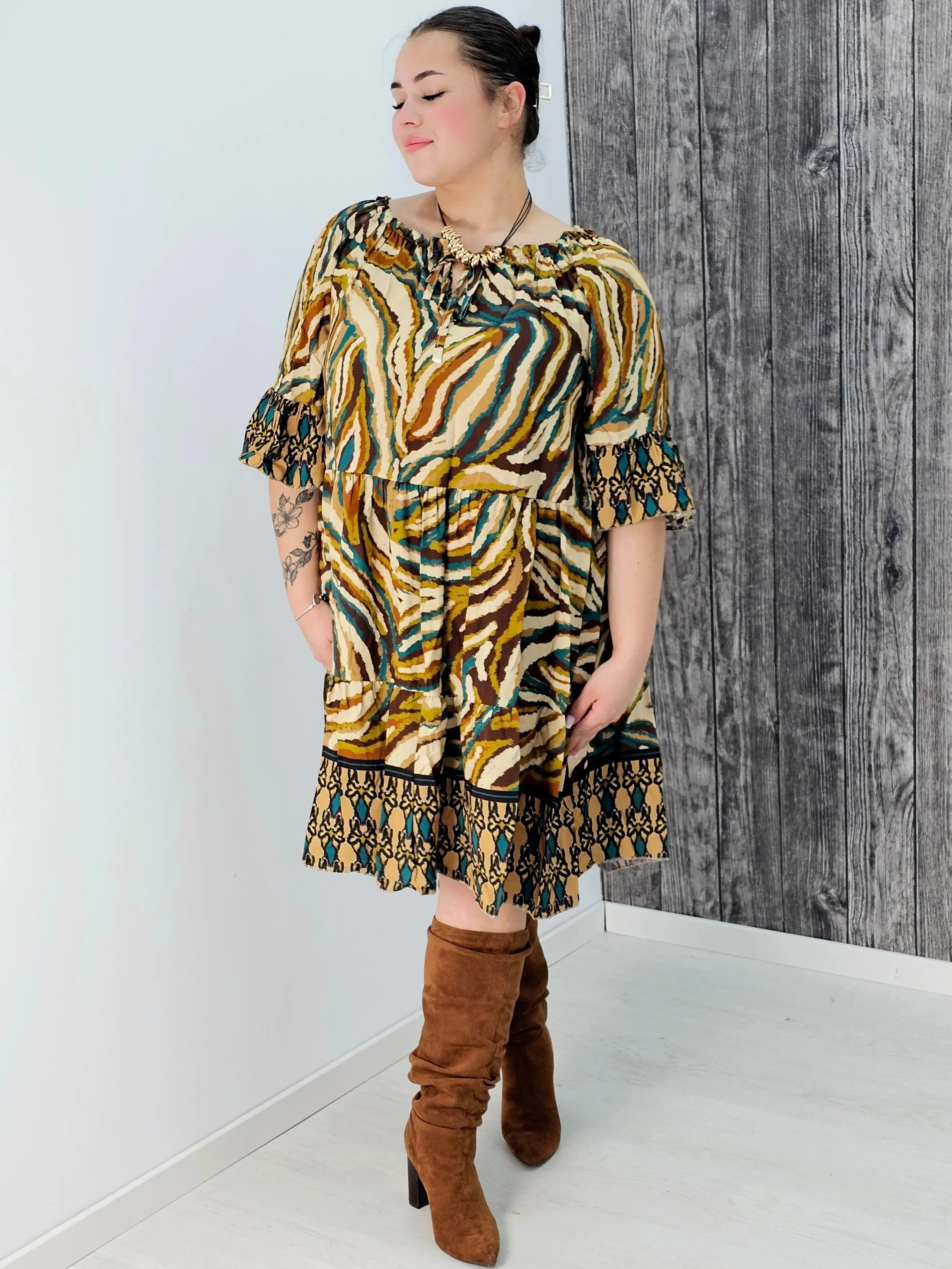 Zjawiskowa sukienka o pięknym wzorze Stylowa XL