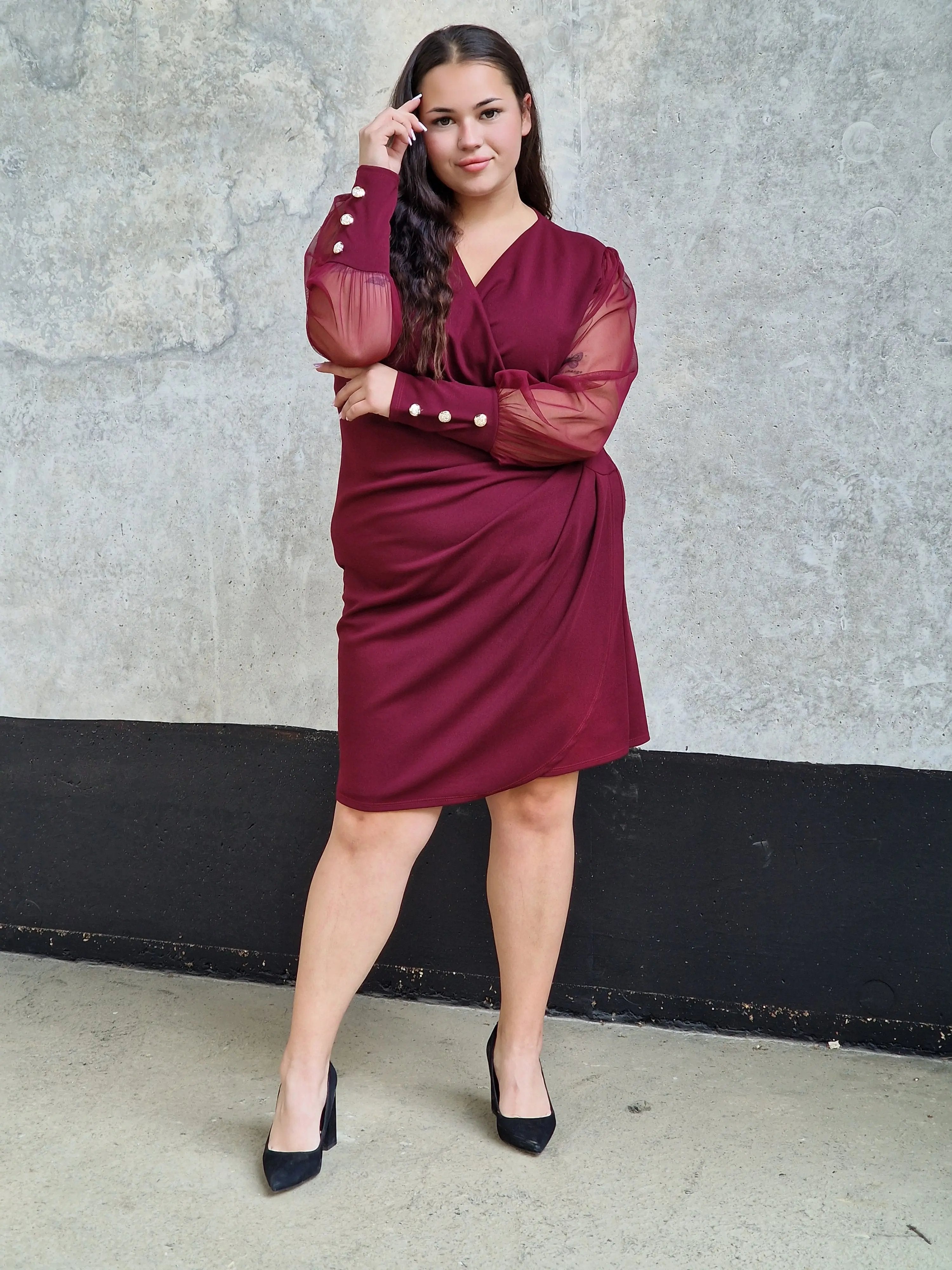 Zmysłowa sukienka kopertowa z szyfonowym rękawem Stylowa XL