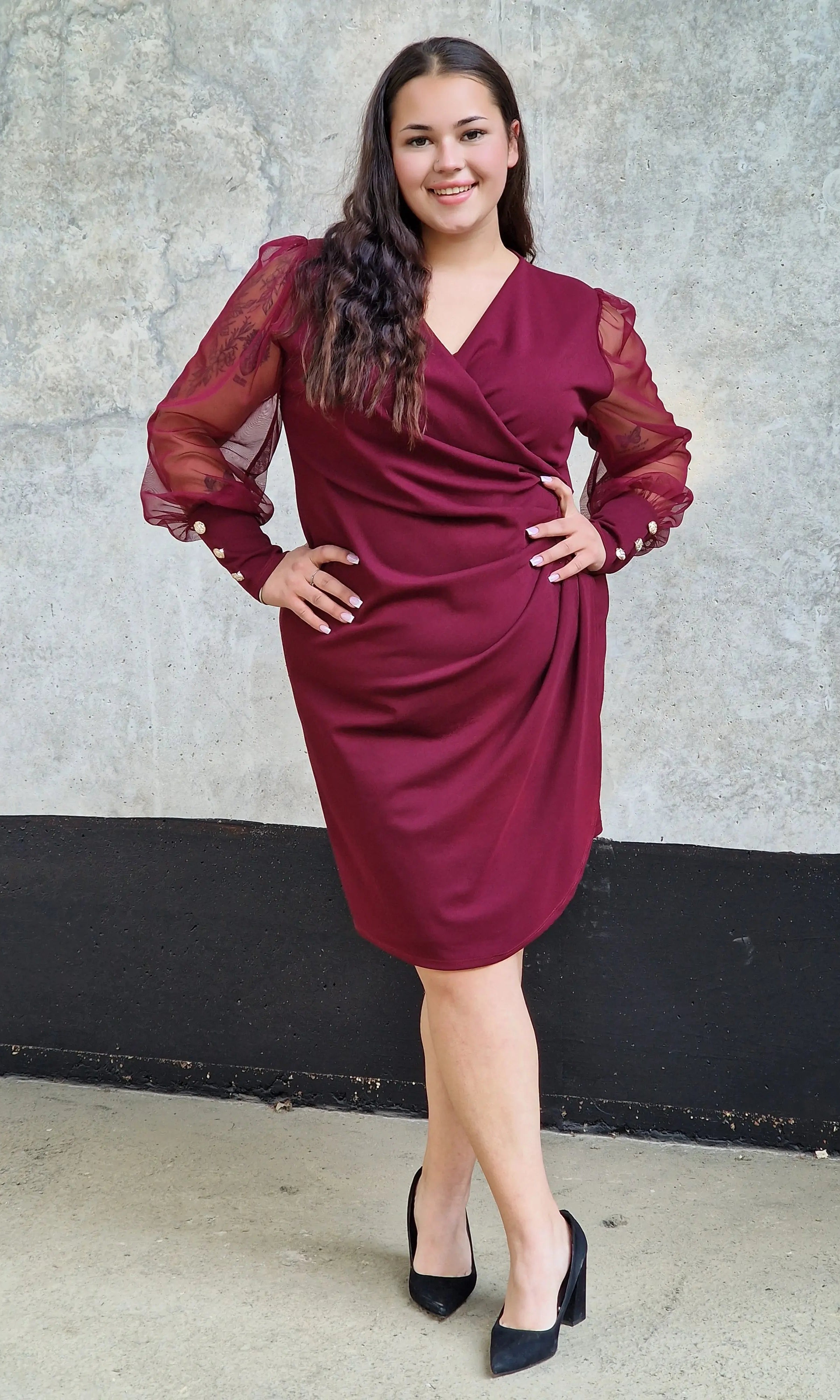 Zmysłowa sukienka kopertowa z szyfonowym rękawem Stylowa XL