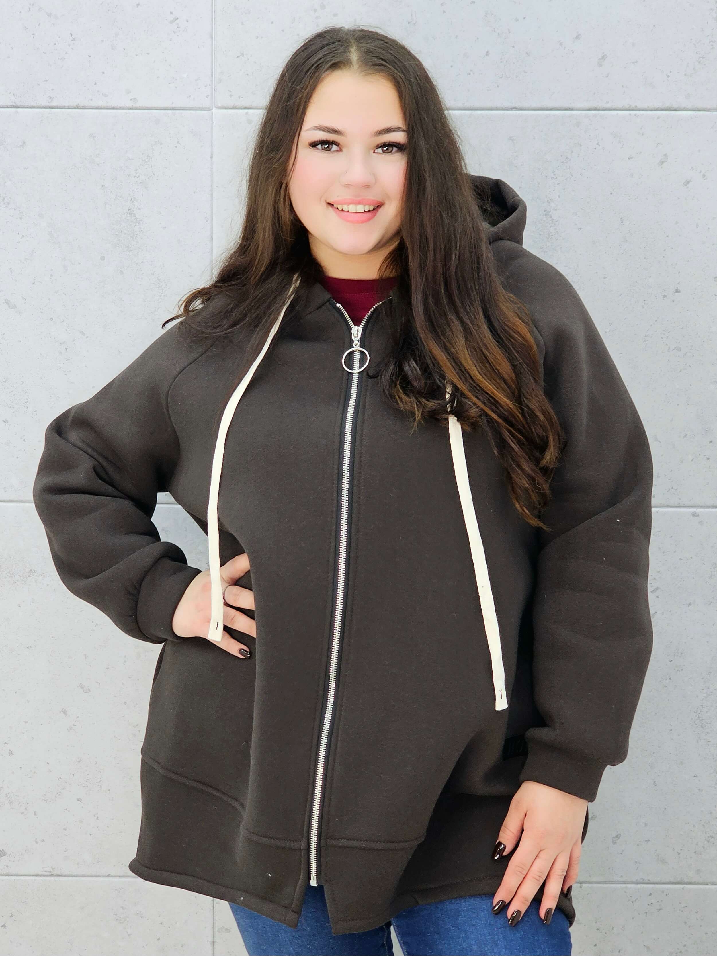 bluza z kapturem na suwak beżowa plus size – przód