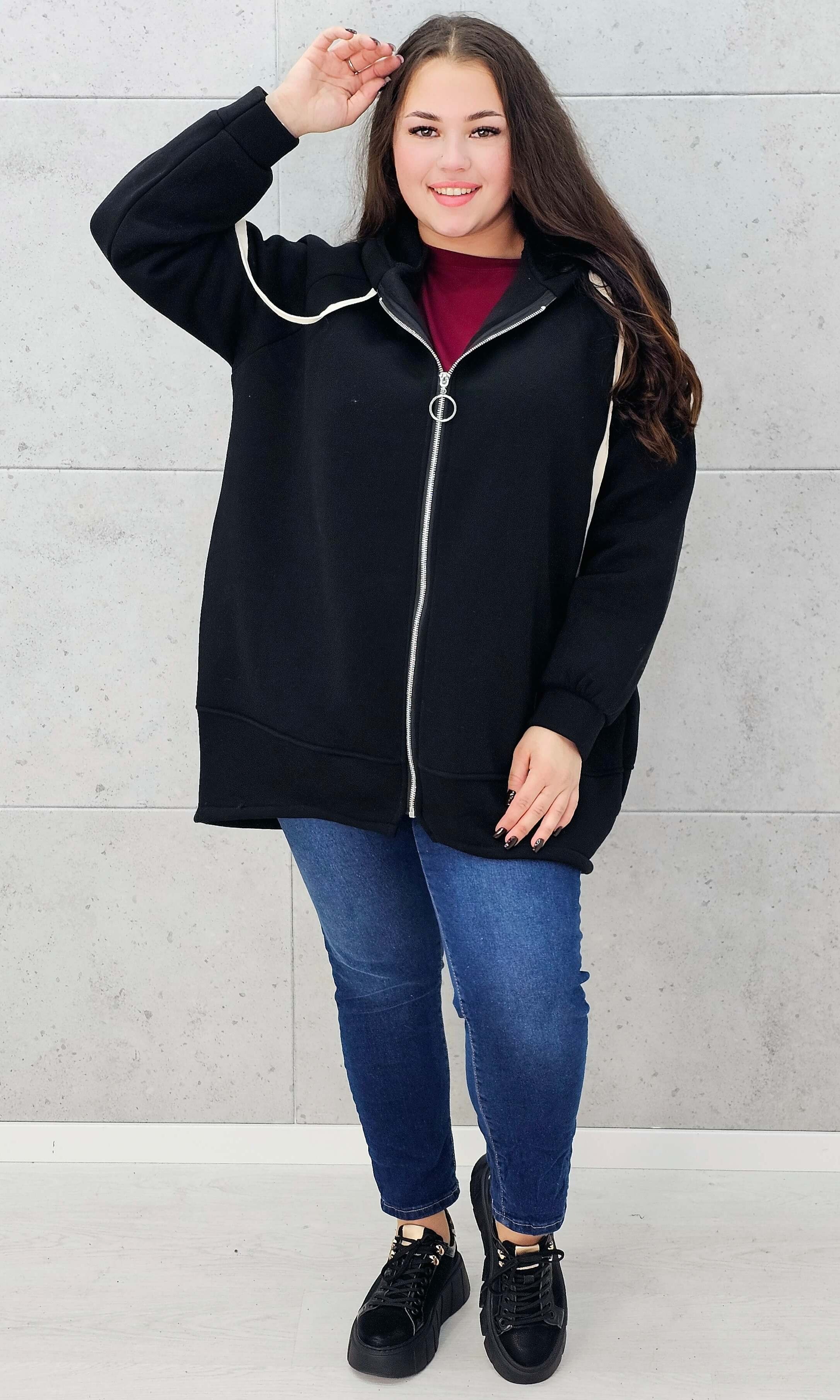 bluza z kapturem czarna plus size – przód w całości