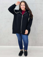 bluza z kapturem czarna plus size – przód w całości